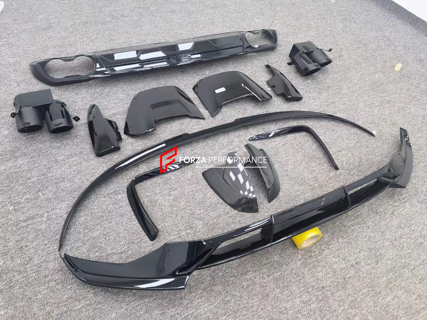 DRY CARBON BODY KIT for AUDI Q5 2023  Set includes:  Hood Front Lip Front Canards Front Air Vents Mirror Covers Side Fenders Side Skirts Roof Spoiler Rear Spoiler Rear Diffuser Exhaust Tips