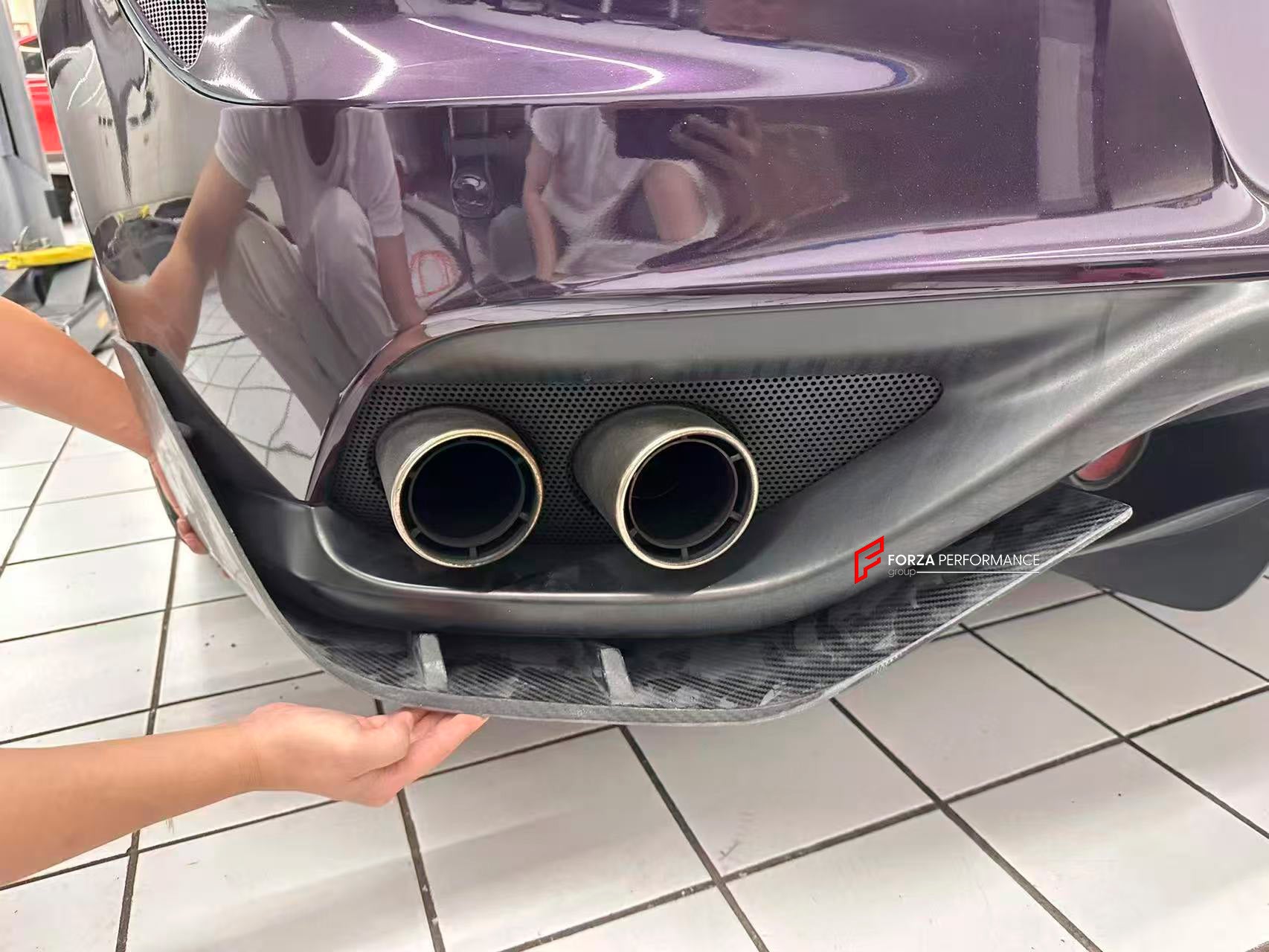 DRY CARBON BODY KIT for FERRARI FF 2011 - 2017
Set includes:
Front Lip
Side Skirts
Roof Spoiler
Rear Trunk Spoiler
Rear Diffuser Add-Ons
Material: Dry Carbon