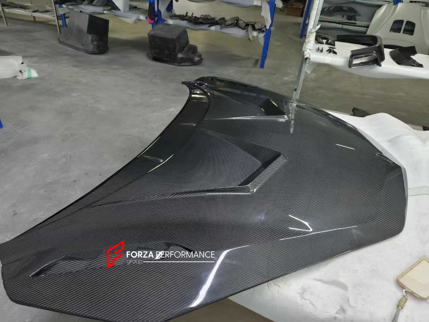 DRY CARBON BODY KIT for LAMBORGHINI REVUELTO 2023+
Set includes:
Front Lip
Side Skirts
Engine Cover
Rear Spoiler
Rear Diffuser
Material: Dry Carbon