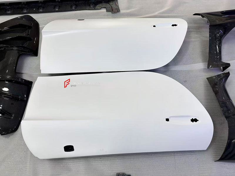 DRY CARBON DOORS for PORSCHE 911 992.1 GT3 RS