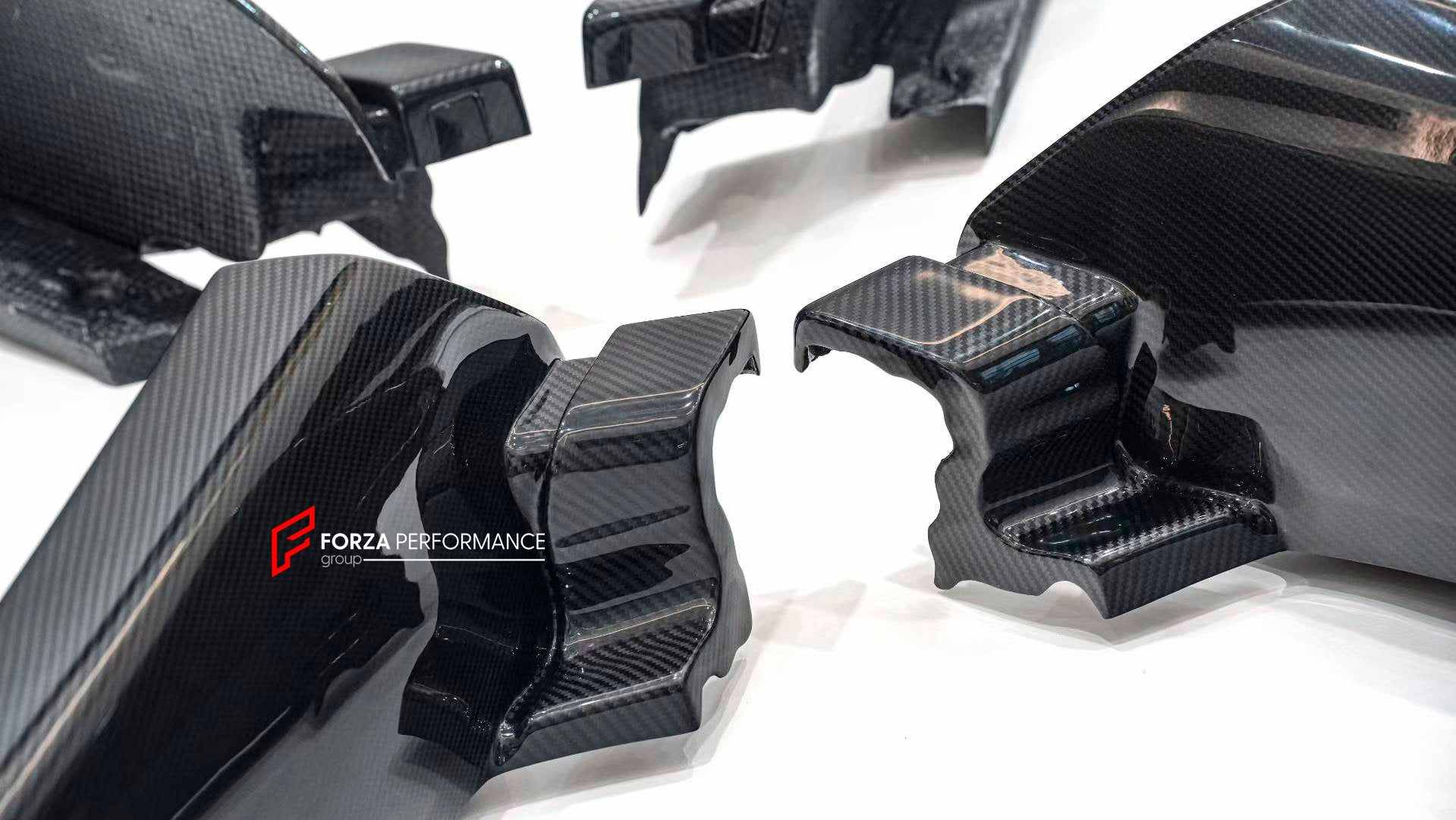 DRY CARBON FENDER FLARES for MERCEDES BENZ G CLASS W463 1990 - 2017
Set includes:
Fender Flares
Material: Dry Carbon
NOTE: Professional installation is required