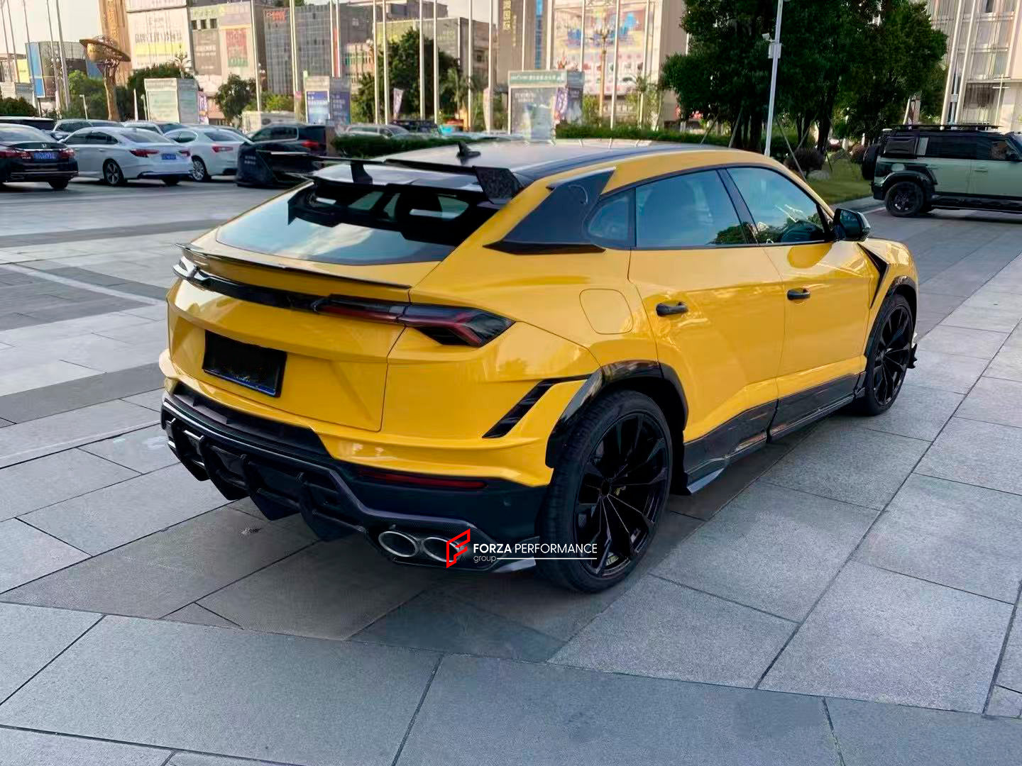 CARBON FIBER BODY KIT for LAMBORGHINI URUS S 2023-2024
Set includes:
Front Lip
Front Fender Trims
Fender Flares
Rear Bumper Trims
Side Skirts
Roof Spoiler
Rear Spoiler
Rear Bumper Central Pad
Rear Diffuser
Material: Carbon Fiber