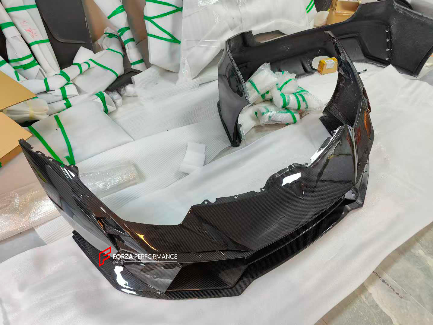 DRY CARBON FRONT BUMPER HOOD for LAMBORGHINI HURACAN LP580 LP610 EVO upgrade to HURACAN TECNICA
Set includes:
Front Bumper
Hood / Bonnet
Material: Dry Carbon
Contact us for pricing