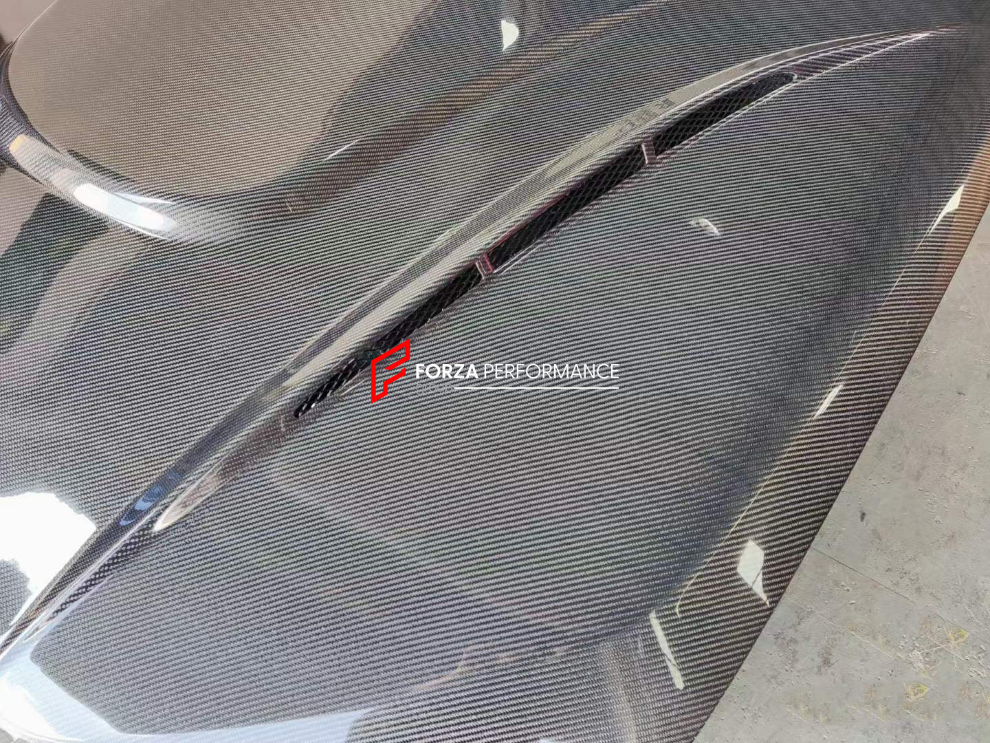 DRY CARBON HOOD for BMW X5 G05 2018+  Set includes:  Hood
