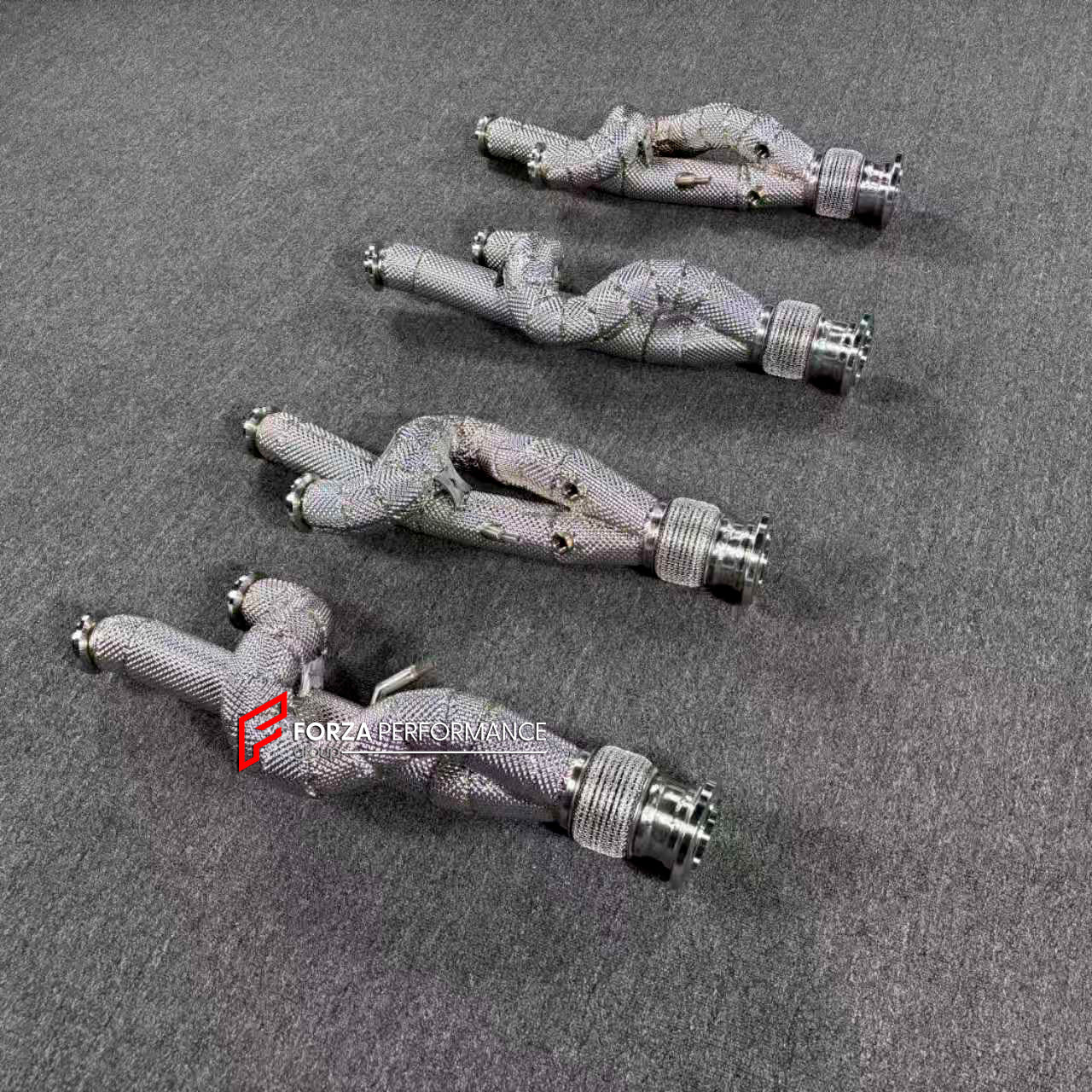 EQUAL DOWNPIPE for LAMBORGHINI AVENTADOR LP700 LP720 LP740 LP750 6.5T
Material: Stainless Steel
NOTE: Professional installation is required.