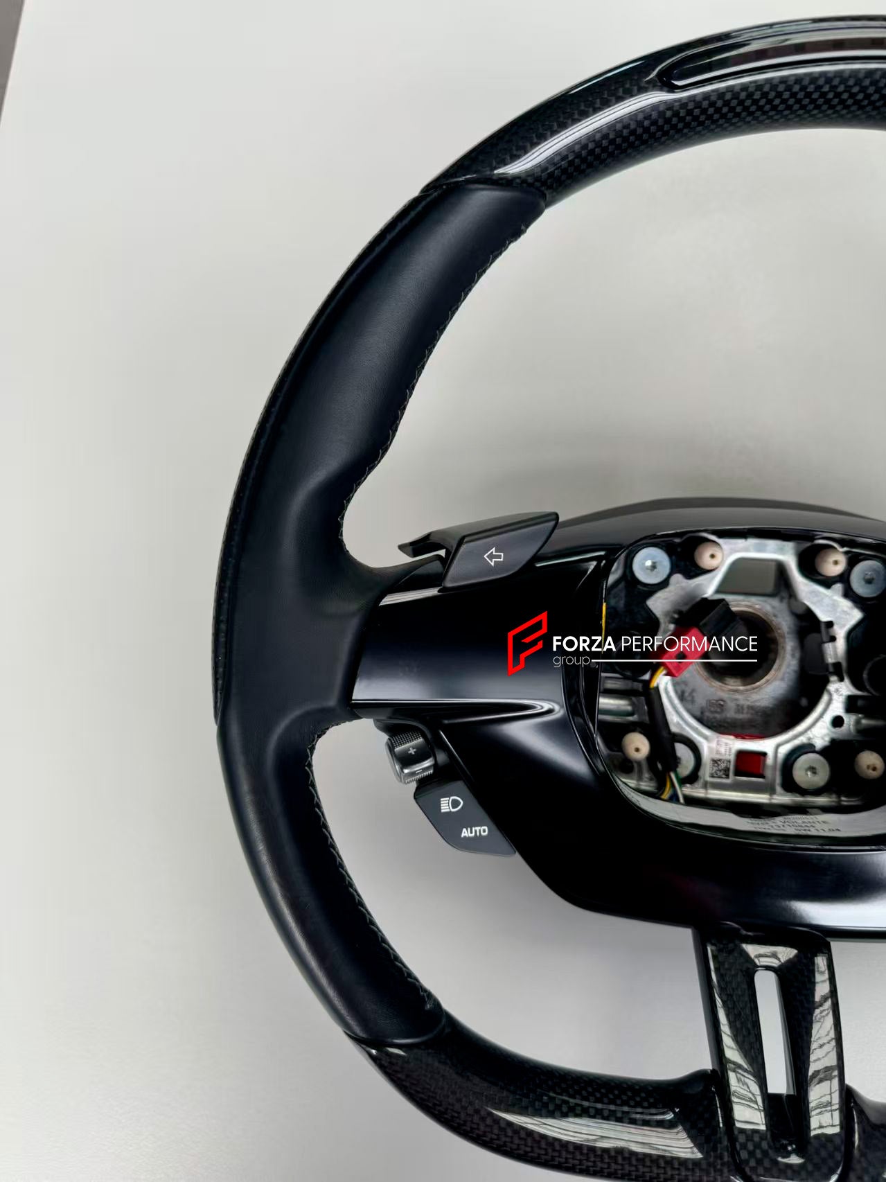 GENUINE OEM FERRARI COMPLETE STEERING WHEEL for FERRARI SF90 296
Set includes:
Steering Wheel
Part number: 910847, 910849, 910848, 922803, 922804.
NOTE: Professional installation is required