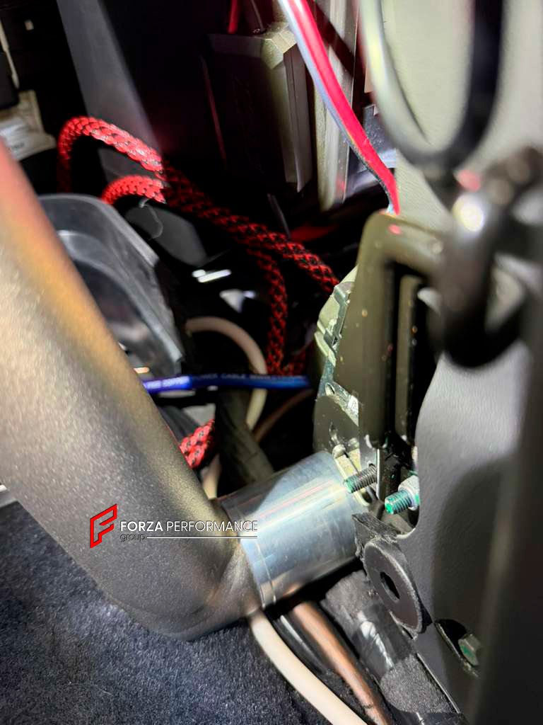 REAR STURT BAR for LOTUS EMIRA 2022+
Set includes:
Sturt Bar
Material: Chromoly Alloy Steel
Note: Professional installation is required.