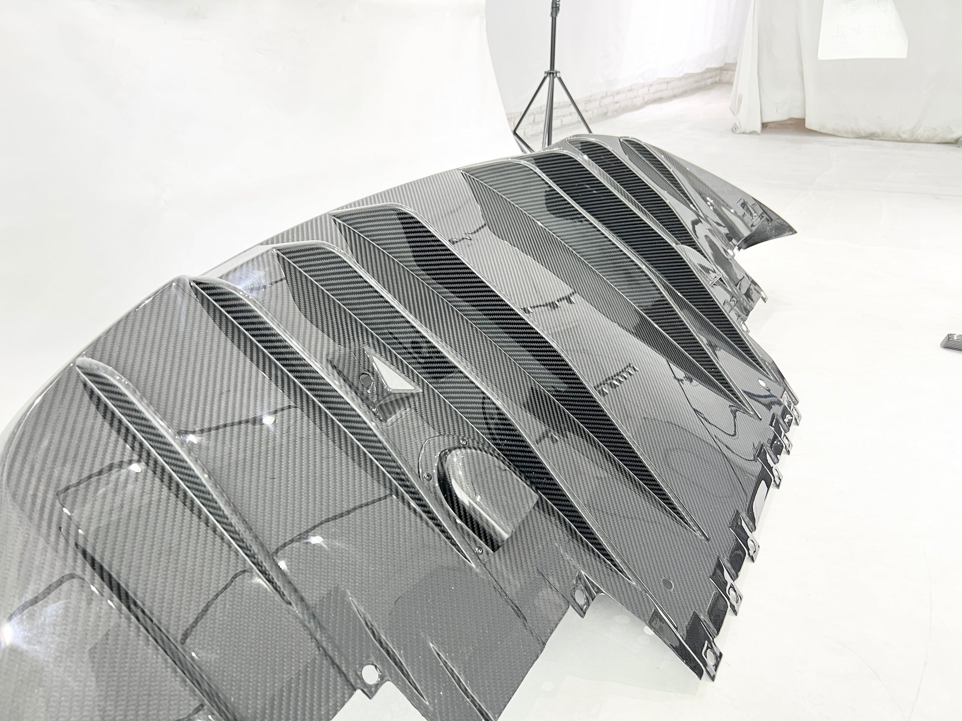 OEM STYLE DRY CARBON BODY KIT FOR MASERATI MC20 2020+