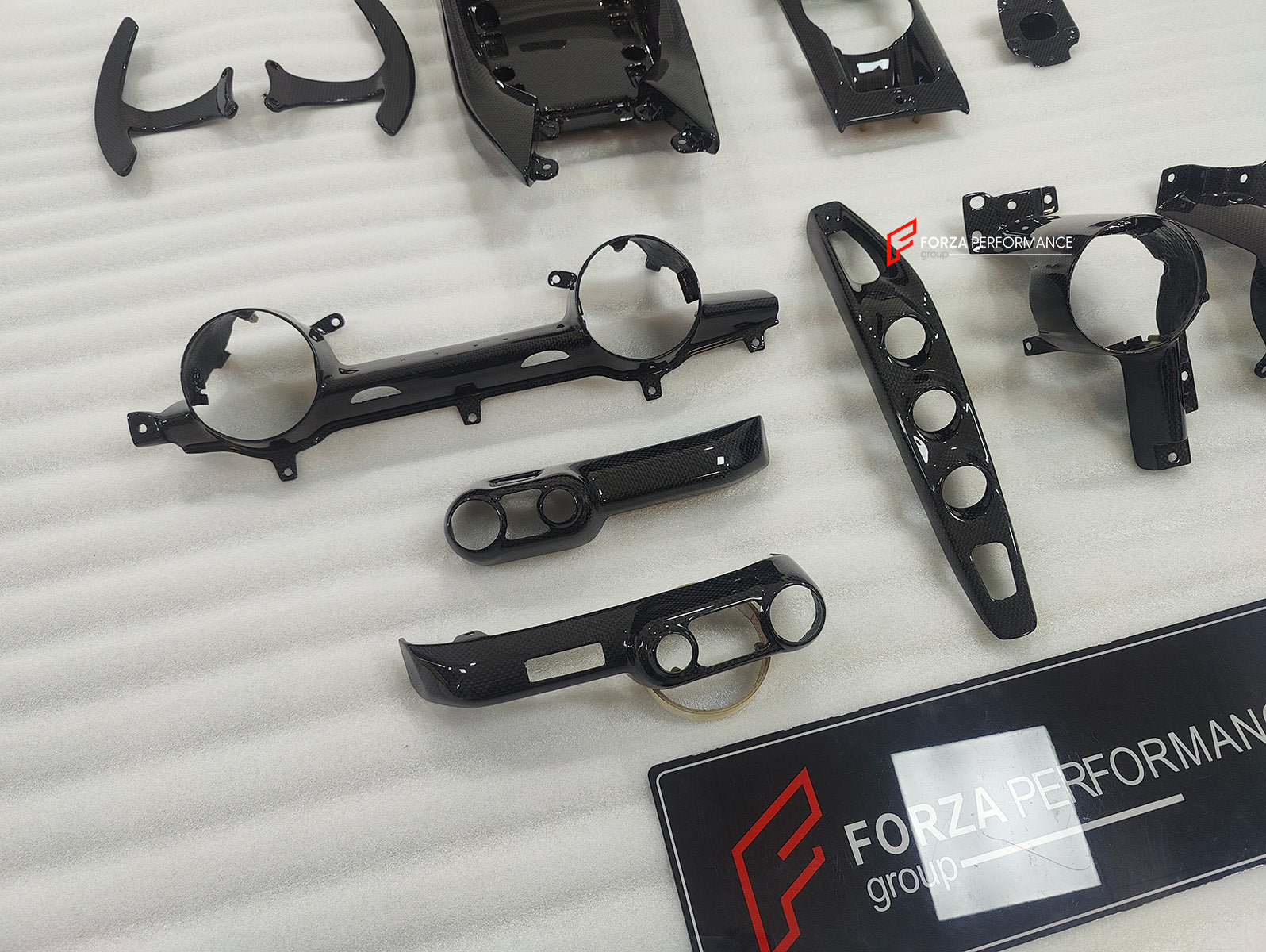 OEM DRY CARBON INTERIOR PARTS for FERRARI 812 SUPERFAST | GTS 2017 +
Set includes:
Dashboard Trims
Shift Paddles
Centre Console Box
Material: Dry Carbon
Note: Professional installation is required.
Contact us for pricing.