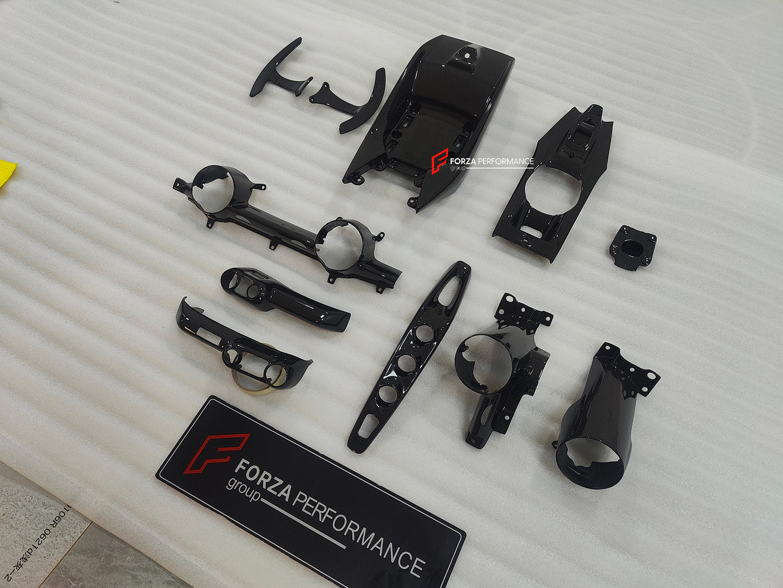 OEM DRY CARBON INTERIOR PARTS for FERRARI 812 SUPERFAST | GTS 2017 +
Set includes:
Dashboard Trims
Shift Paddles
Centre Console Box
Material: Dry Carbon
Note: Professional installation is required.
Contact us for pricing.