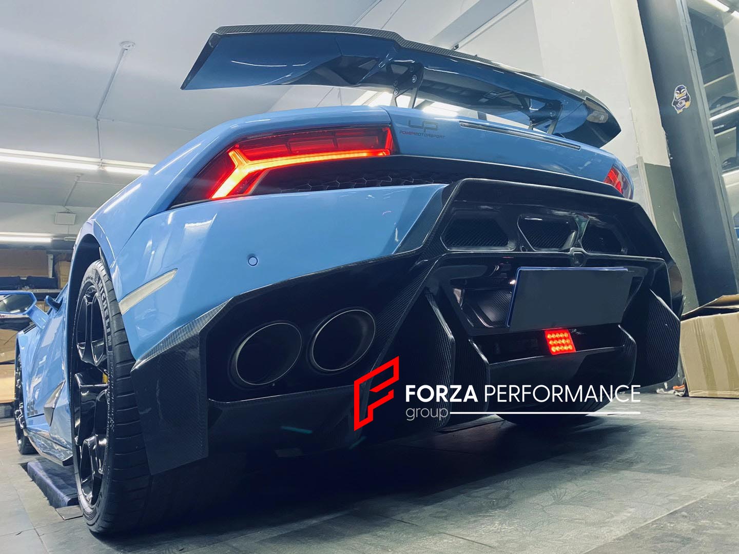 VORSTEINER TEMPERED CARBON BODY KIT FOR LAMBORGHINI HURACAN 610LP