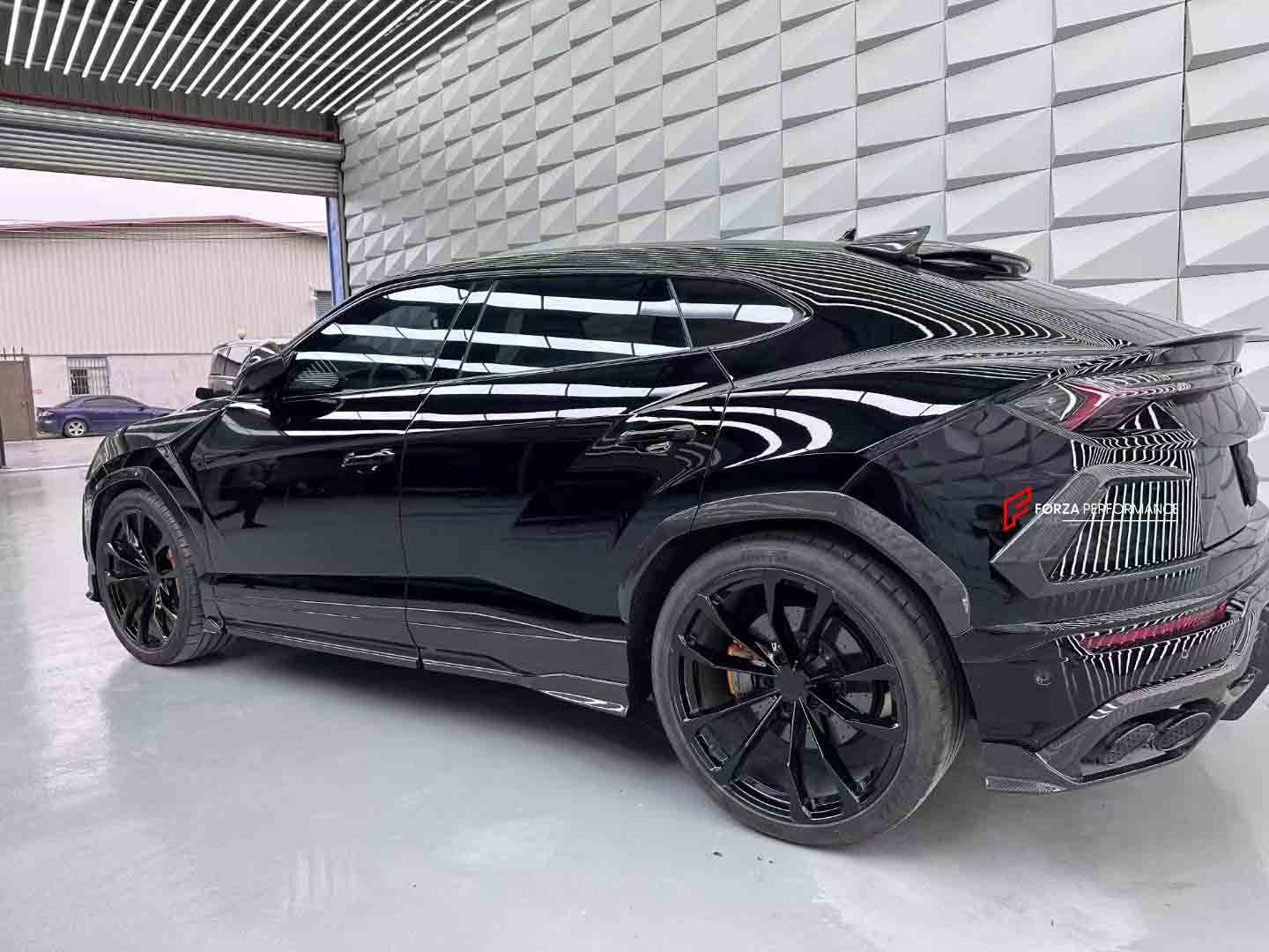 TOPCAR CARBON FIBER SOFT KIT for LAMBORGHINI URUS 2018+  Set includes:  Front Lip Fender Flares Fender Trims Side Skirts Mirror Covers Diffuser Exhaust Tips Trunk Spoiler Roof Spoiler