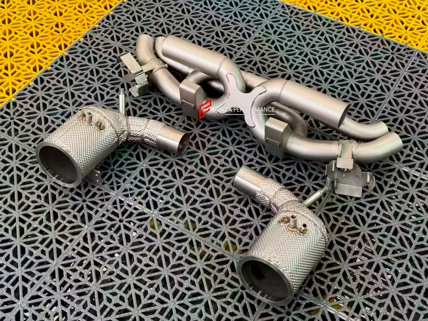 VALVED EXHAUST CATBACK MUFFLER for PORSCHE 911 992.2 CARRERA S 2025+ 3.0L
Set includes:
Catback without muffler
Catless downpipes
Valves
Valve control box with remote control (you may also reuse your factory exhaust valve motors)
Material: Stainless steel
Production time: 10 working days
More options available for additional EXTRA cost (not included in this listing price. Please contact for pricing):
DOWNPIPES with HEAT PROTECTION
Can make that catback in Titanium material
NOTE: Professional installa
