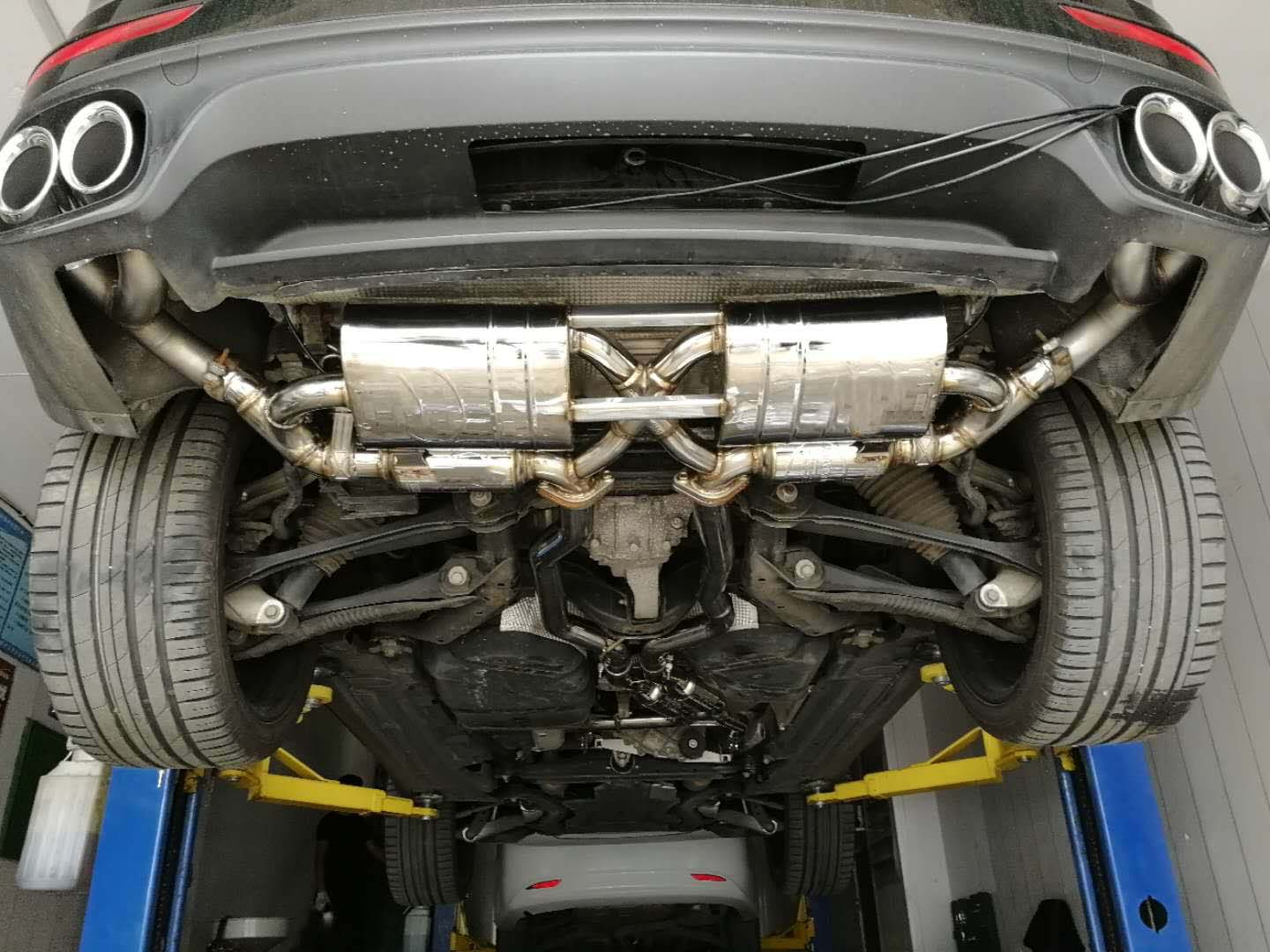 Forza Performance Aggressive sporty sound VALVED EXHAUST CATBACK MUFFLER for Porsche Cayenne 958.2 3.0T/3.6T
Valved exhaust, meaning that has remote, controlled valves - allowing a switch between an aggressive loud sports sound and a sound that is closer to the OEM sound
Set includes:
Center Pipes
Mufflers with valves
Exhaust tips
Factory exhaust tips must be reused
Material: Stainless steel ( for an extra cost we can make titanium )
Optional: We can offer downpipe and catless downpipe
Production tim