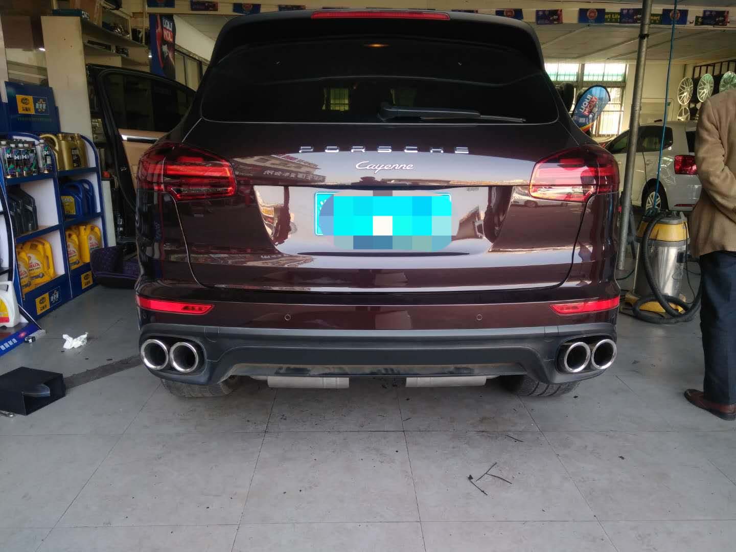 Forza Performance Aggressive sporty sound VALVED EXHAUST CATBACK MUFFLER for Porsche Cayenne 958.2 3.0T/3.6T
Valved exhaust, meaning that has remote, controlled valves - allowing a switch between an aggressive loud sports sound and a sound that is closer to the OEM sound
Set includes:
Center Pipes
Mufflers with valves
Exhaust tips
Factory exhaust tips must be reused
Material: Stainless steel ( for an extra cost we can make titanium )
Optional: We can offer downpipe and catless downpipe
Production tim