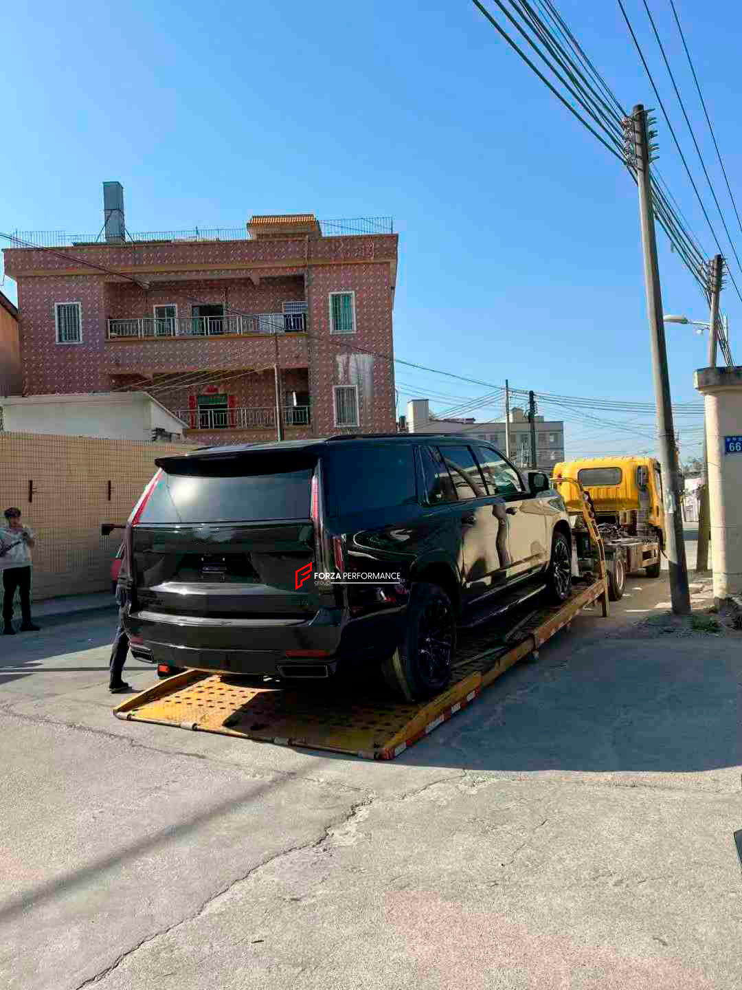 WIDE BODY KIT for CADILLAC ESCALADE 2021 - 2024
Set includes:
Front Lip
Front Grille Cover
Roof Spoiler
Rear Diffuser
Exhaust Tips
Material:Carbon Fiber
Note: Professional installation is required.
CONTACT US FOR PRICING 