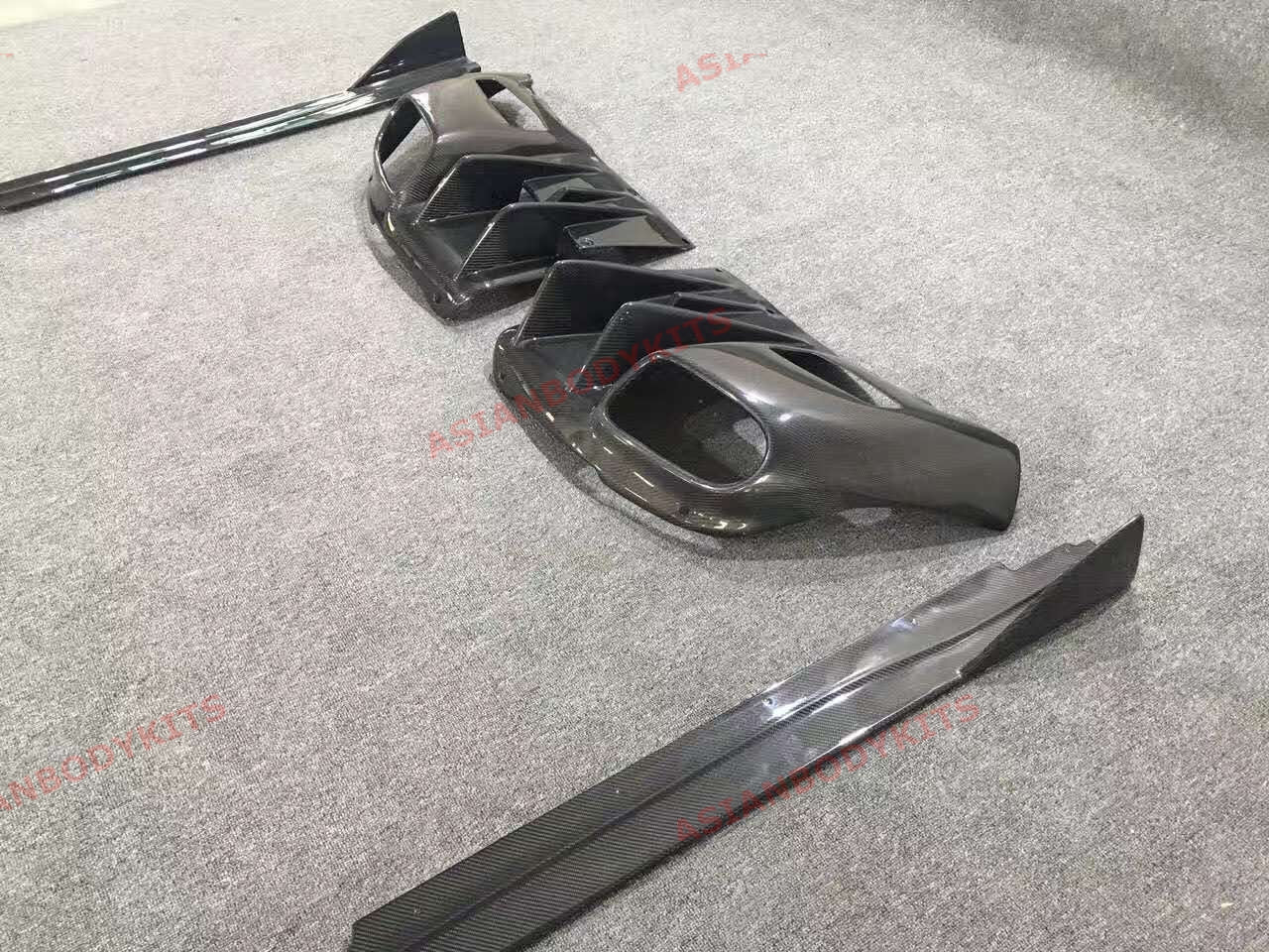 CARBON FIBER BODY KIT for FERRARI F12 BERLINETTA 2012 - 2017 - Forza Performance Group