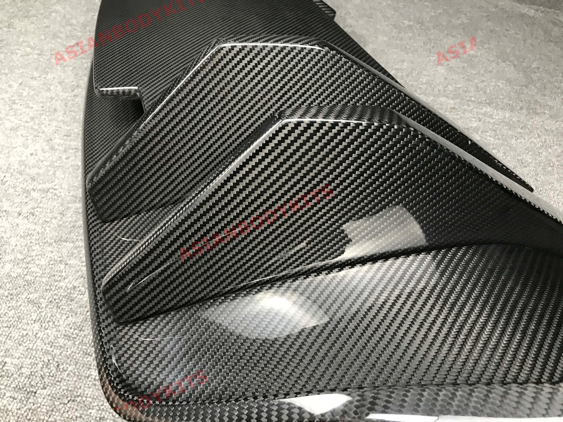 AUDI R8 V8 4S 2015 - 2019 DRY CARBON FIBER REAR DIFFUSER