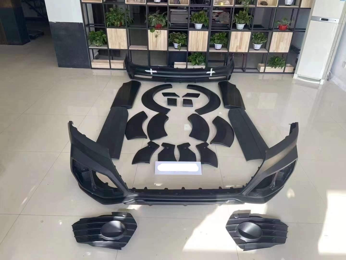 WIDE BODY KIT for AUDI Q7 4M 2015 - 2019  Set includes:  Front Bumper Side Skirts Fender Flares Rear Bumper