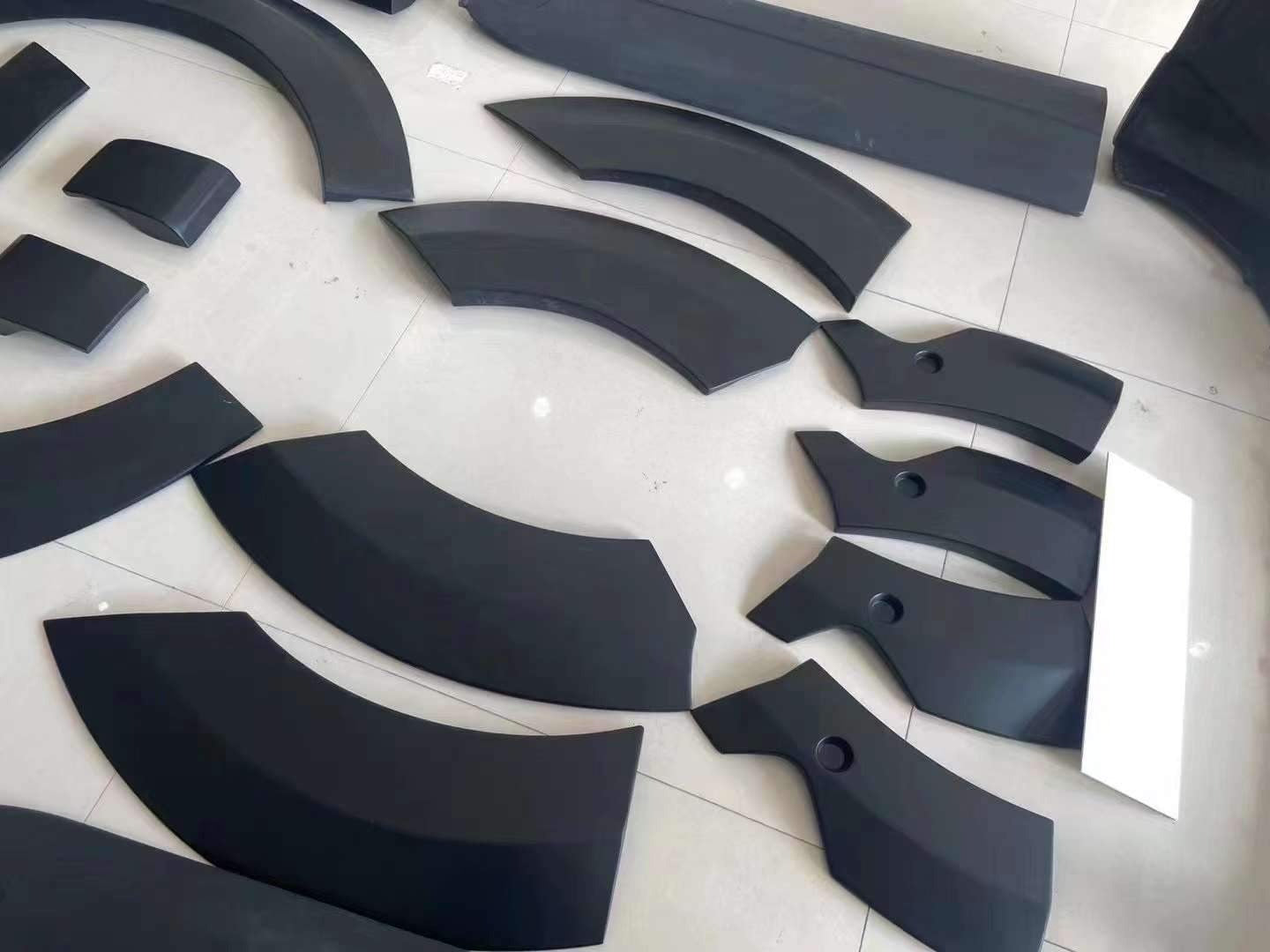 WIDE BODY KIT for AUDI Q7 4M 2015 - 2019  Set includes:  Front Bumper Side Skirts Fender Flares Rear Bumper