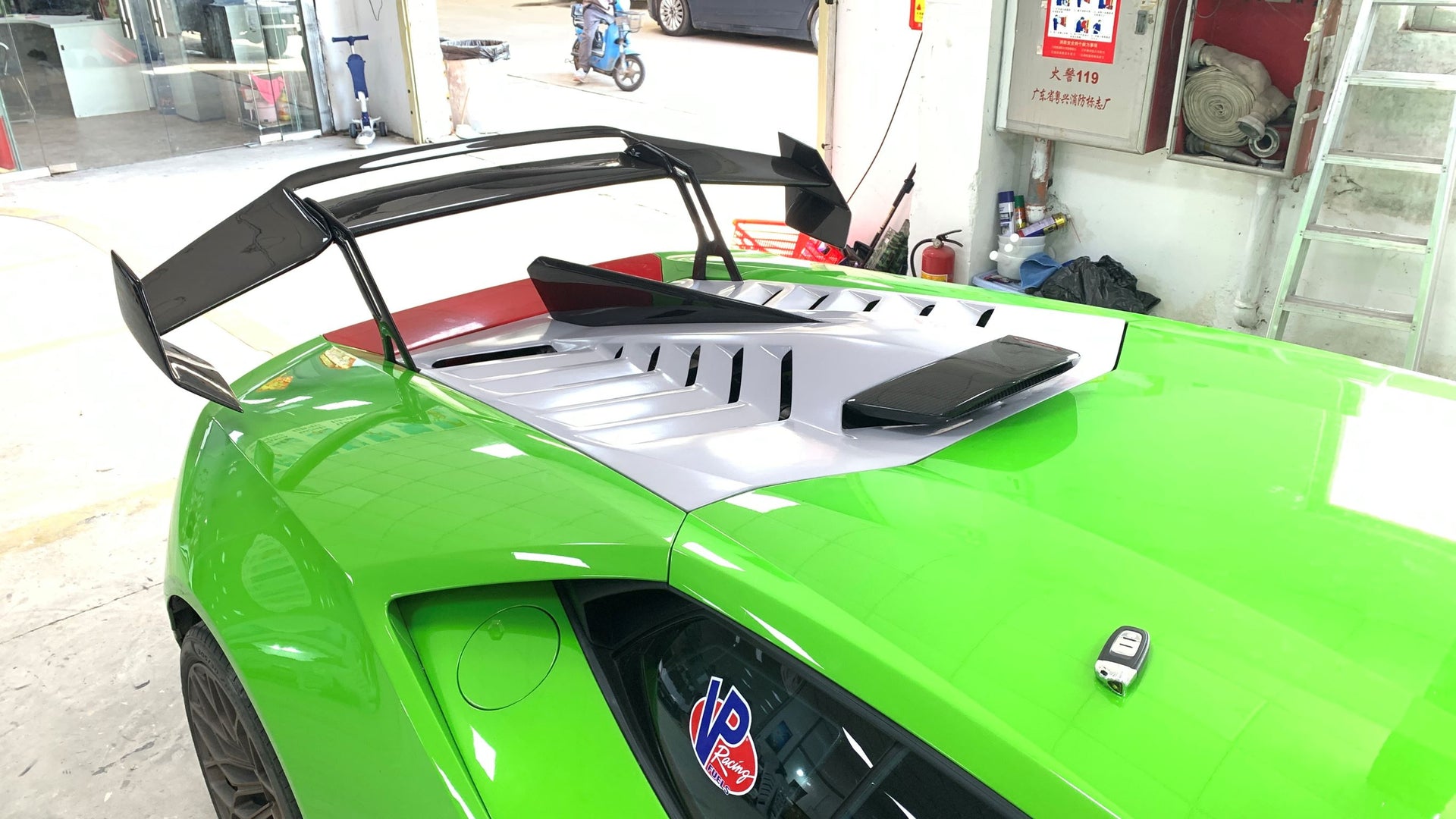 Conversion STO BODYKIT for Lamborghini Huracan LP580 - 610 2013-2016  Set include: Front bumper Front hood Front fenders Side skirts Rear Bumper Rear hood with Air intake Rear Spoiler Exhaust system STO badge Material: dry carbon with primer