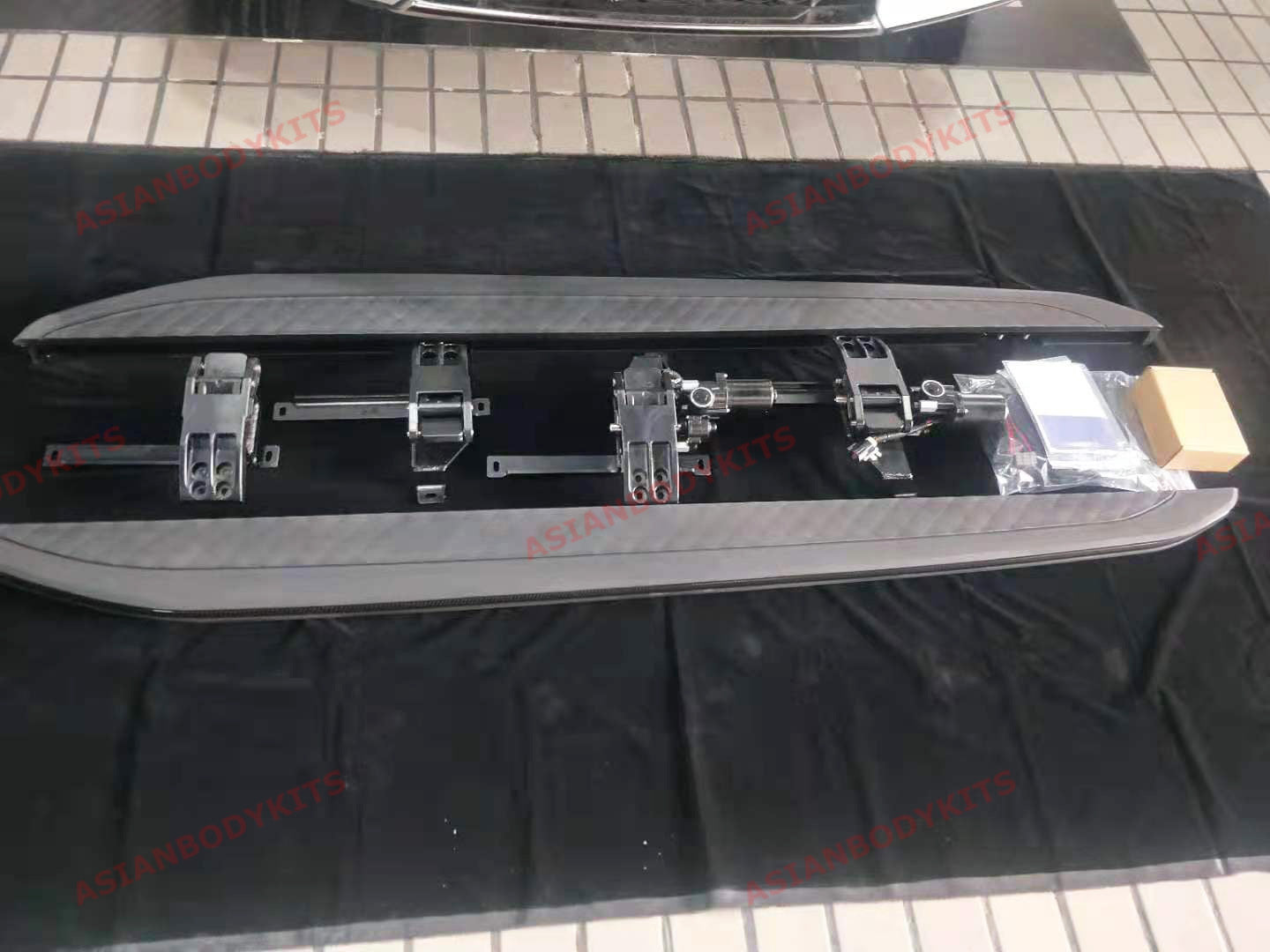 ELECTRIC RUNNING BOARDS for ROLLS-ROYCE CULLINAN 2019+