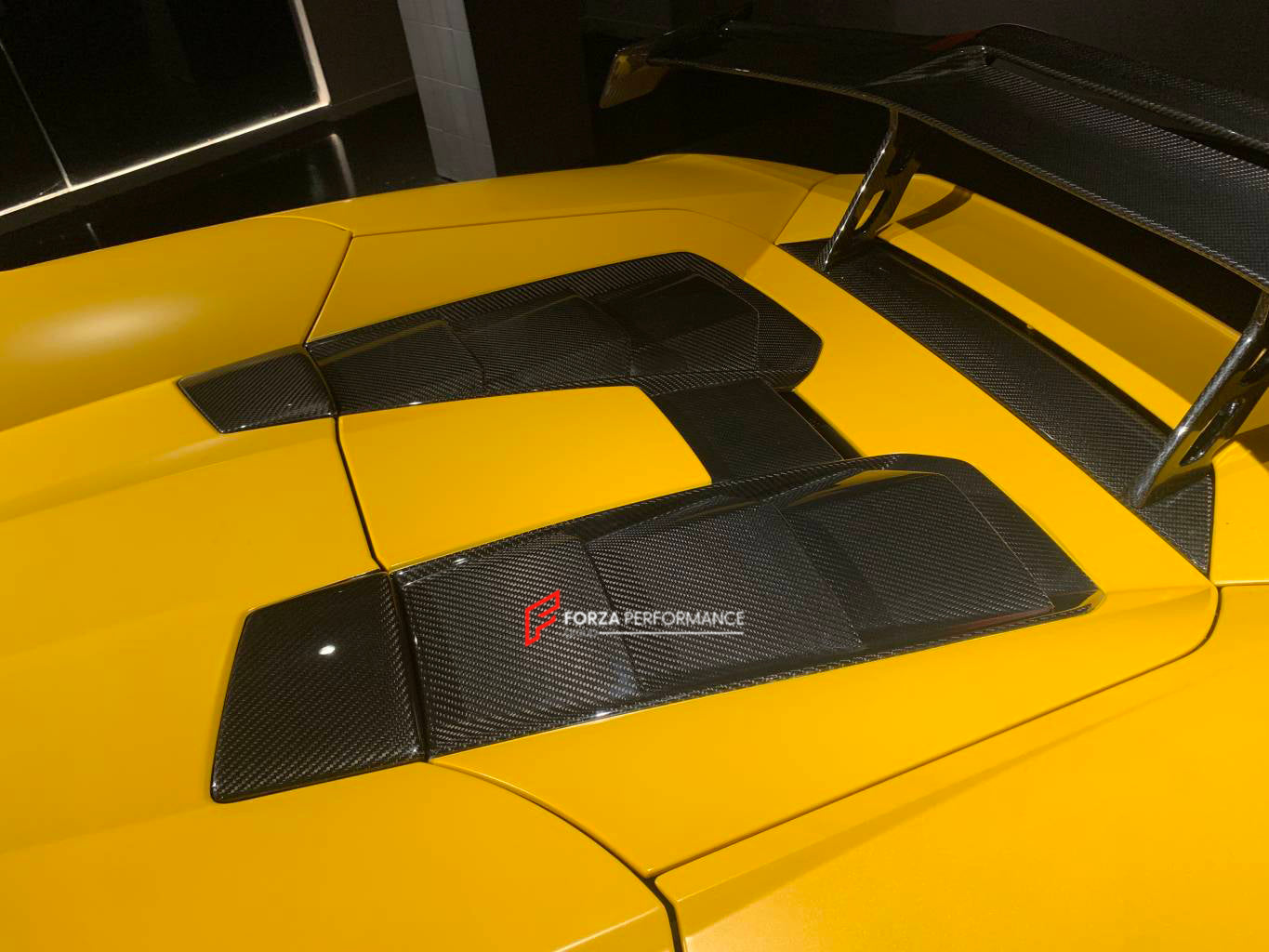 DRY CARBON ENGINE COVER FOR LAMBORGHINI HURACAN EVO LP610 LP640 LP580
