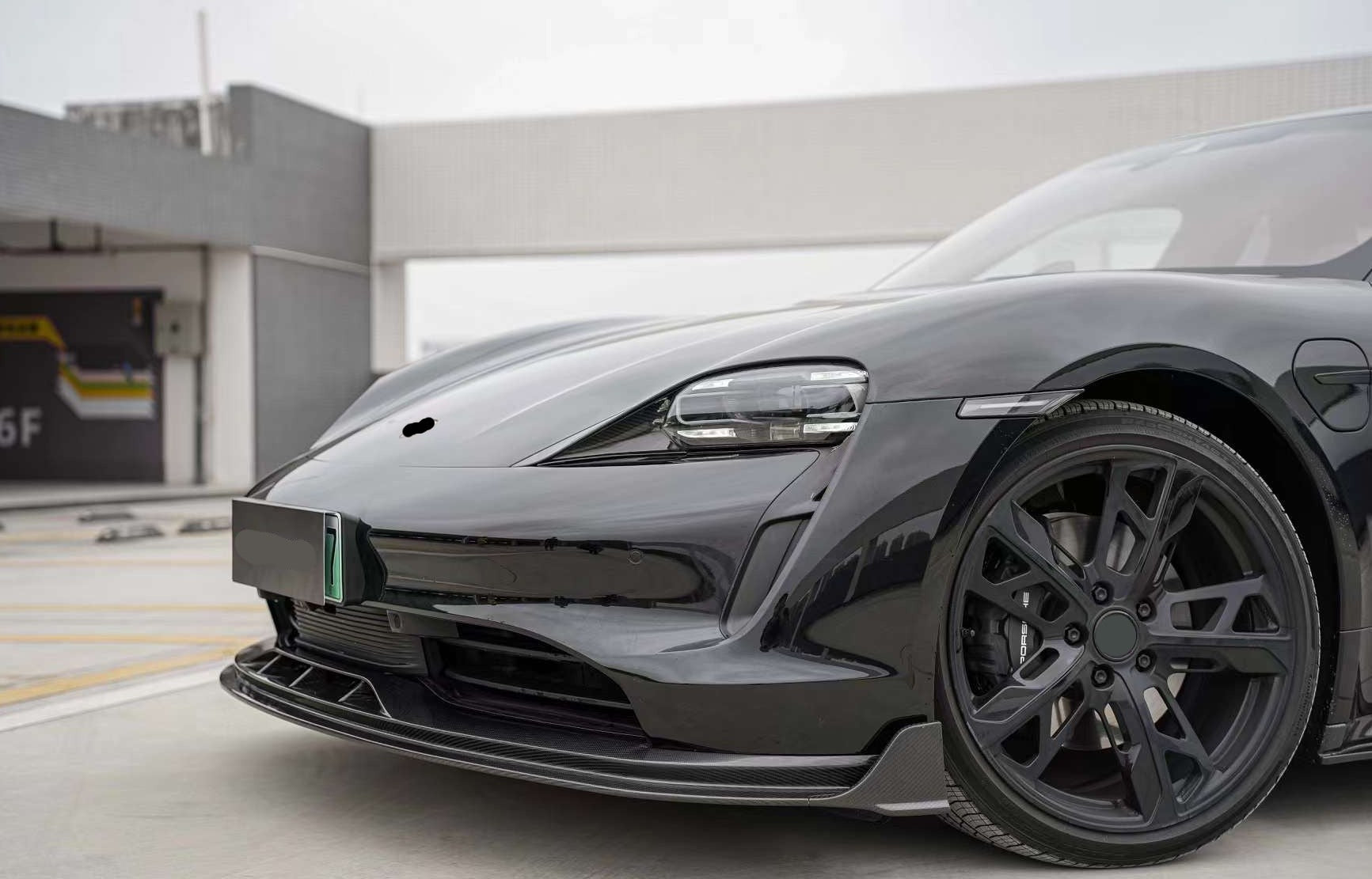DRY CARBON BODY KIT for PORSCHE TAYCAN J1 TURBO CROSS TURISMO  Set includes:  Front Splitter Side Skirts Rear Diffuser Rear Spoiler