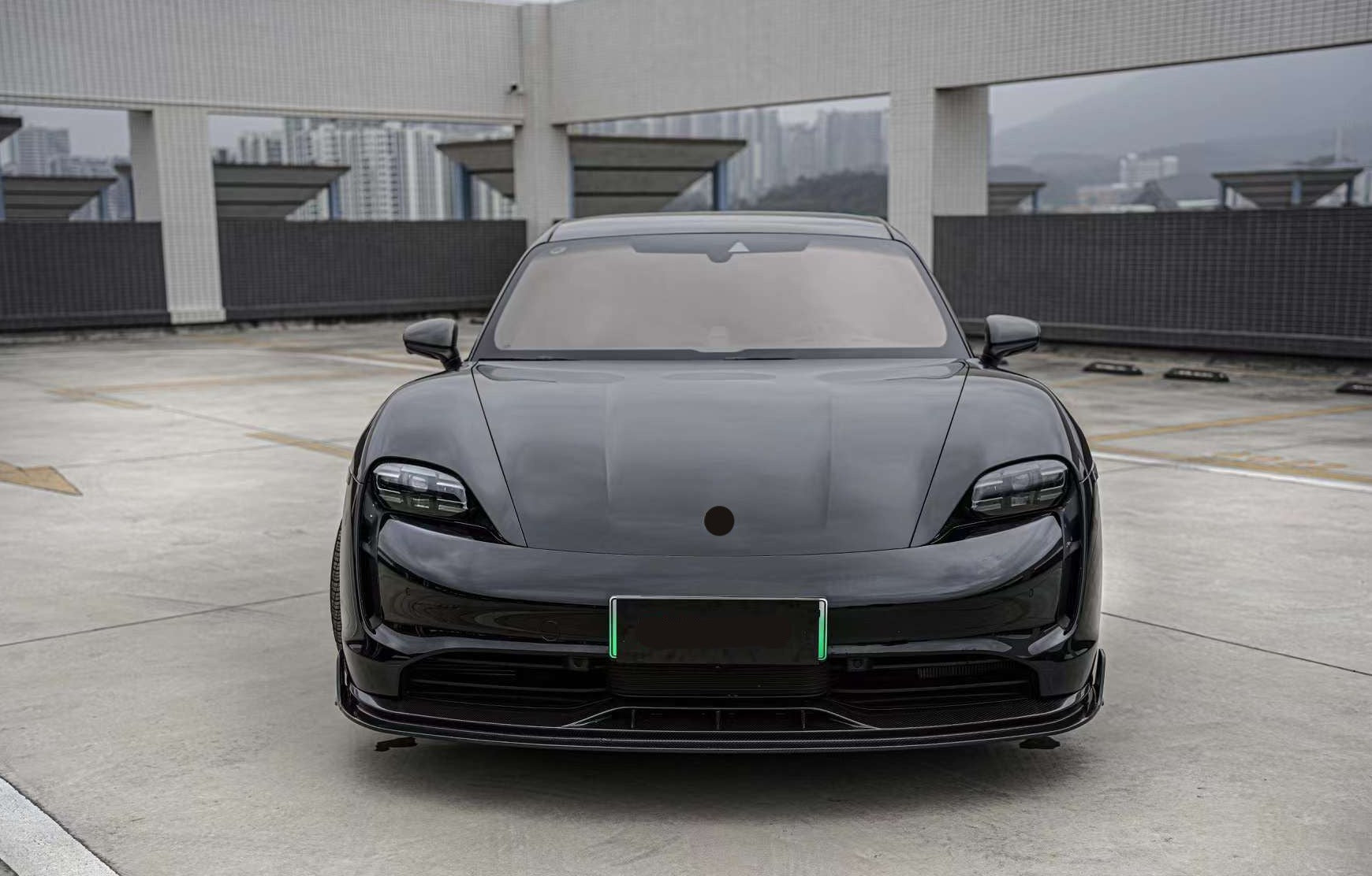 DRY CARBON BODY KIT for PORSCHE TAYCAN J1 TURBO CROSS TURISMO  Set includes:  Front Splitter Side Skirts Rear Diffuser Rear Spoiler