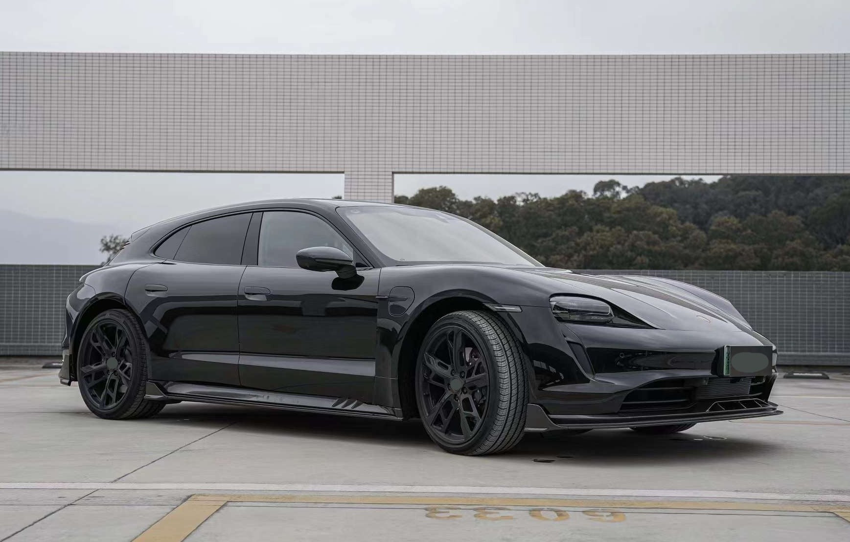 DRY CARBON BODY KIT for PORSCHE TAYCAN J1 TURBO CROSS TURISMO  Set includes:  Front Splitter Side Skirts Rear Diffuser Rear Spoiler