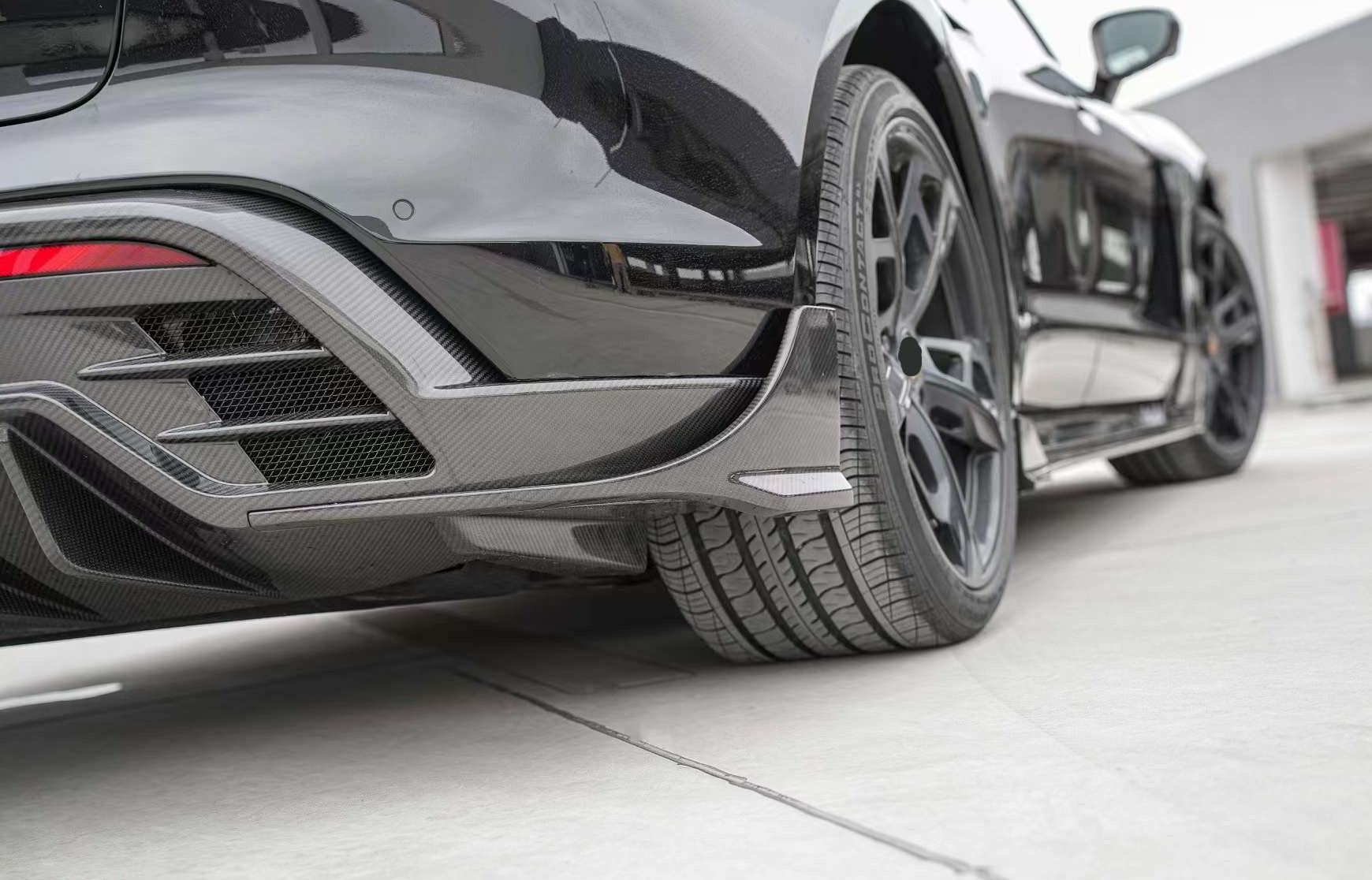 DRY CARBON BODY KIT for PORSCHE TAYCAN J1 TURBO CROSS TURISMO  Set includes:  Front Splitter Side Skirts Rear Diffuser Rear Spoiler