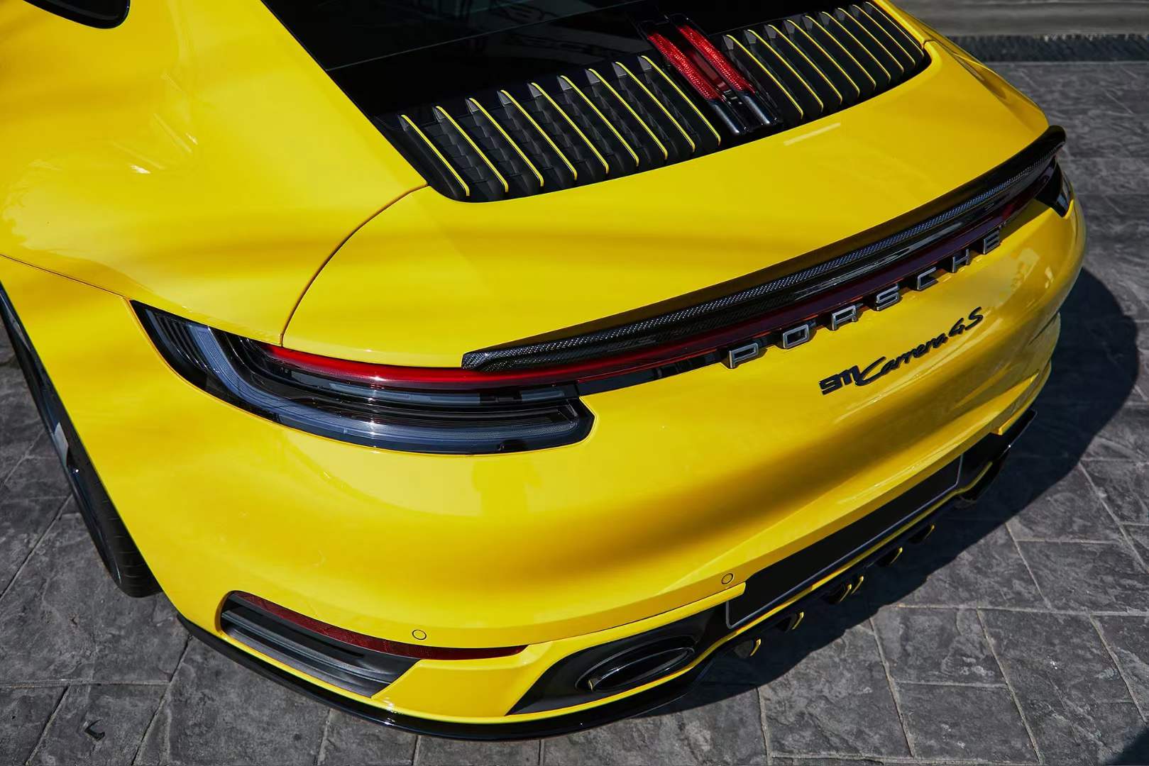 Porsche-techart-body-kit-to-911-992-carrera-4s-991.2 (9)
