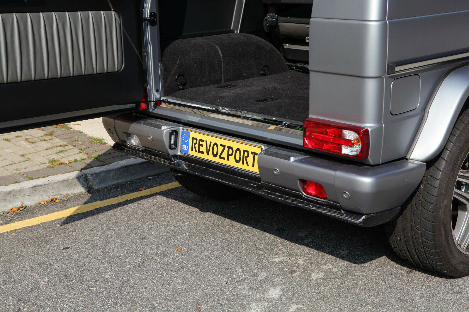 REVOZPORT CARBON FIBER REAR DIFFUSER for MERCEDES BENZ G class G63 G65 2004 - 2017