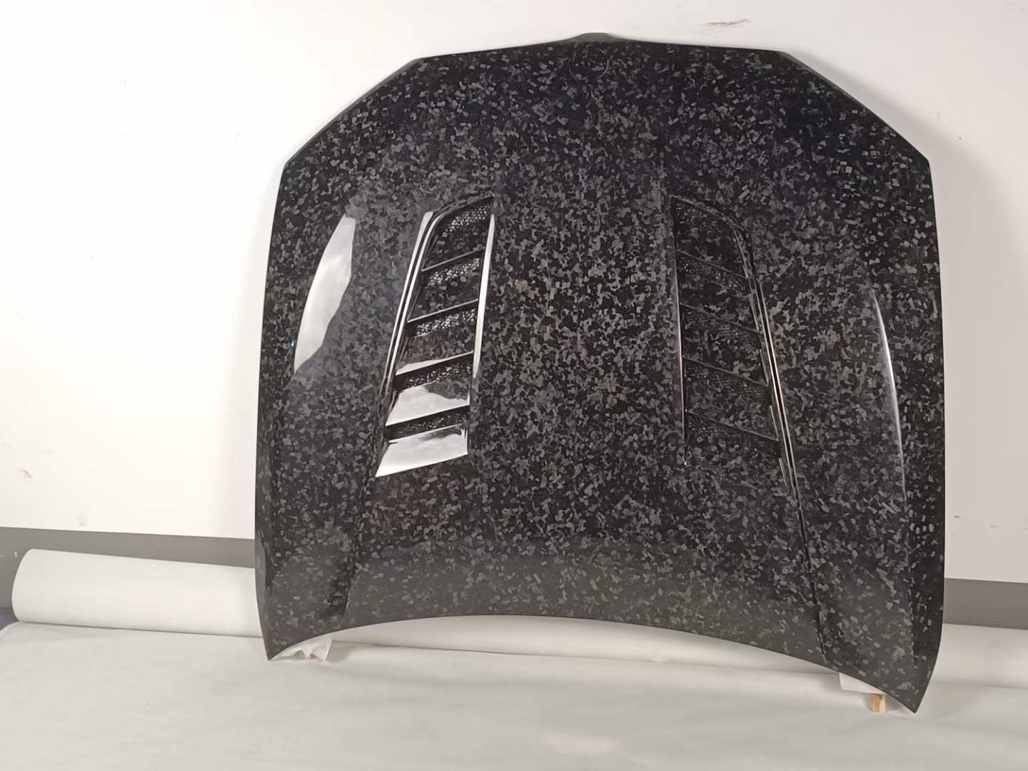 V STYLE DRY CARBON HOOD for BMW M5 F90 G38 G30