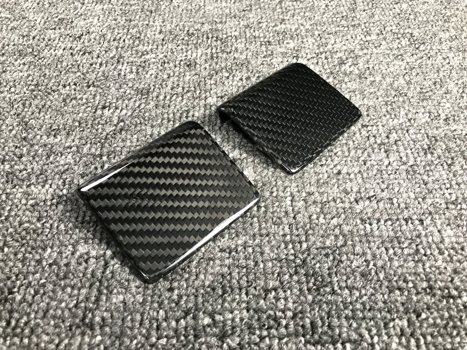 MANSORY STYLE CARBON BODY WITH EXHAUST KIT FOR LAMBORGHINI URUS 2018+