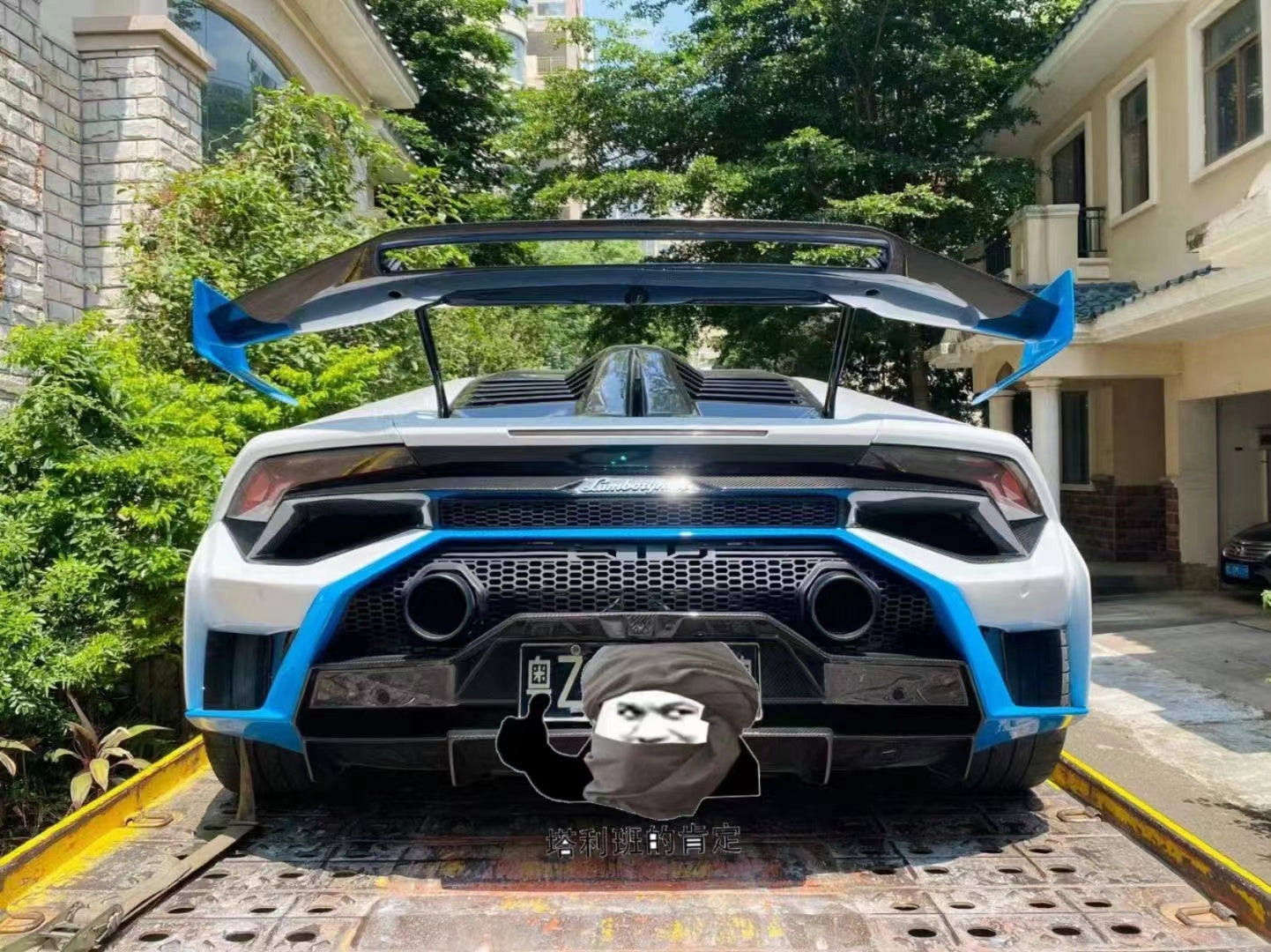 Conversion STO BODYKIT for Lamborghini Huracan LP580 - 610 2013-2016  Set include: Front bumper Front hood Front fenders Side skirts Rear Bumper Rear hood with Air intake Rear Spoiler Exhaust system STO badge Material: dry carbon with primer