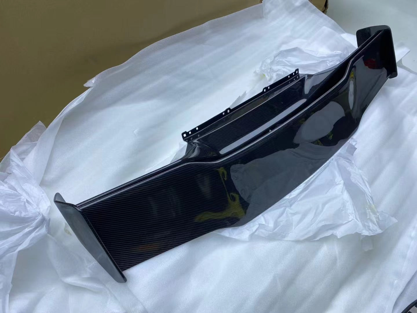 VORSTEINER CARBON FIBER REAR WING SPOILER FOR LAMBORGHINI HURACAN LP610  Set include:   Spoiler Material: Real carbon fiber