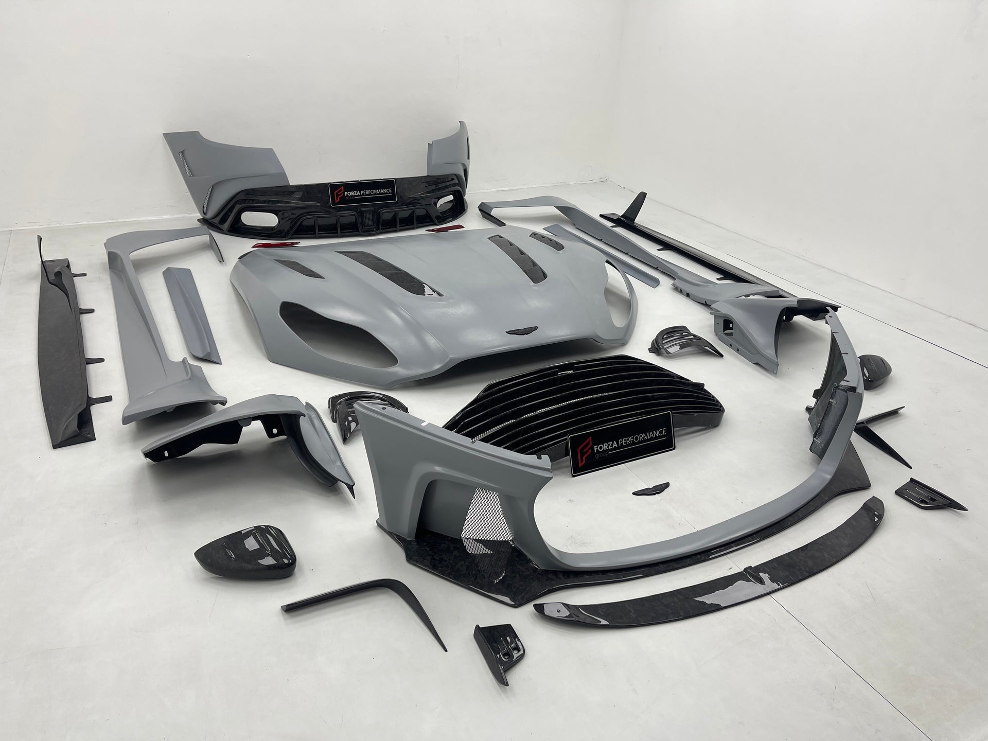 MANSORY CYRUS FORGED CARBON BODY KIT FOR ASTON MARTIN DB 11