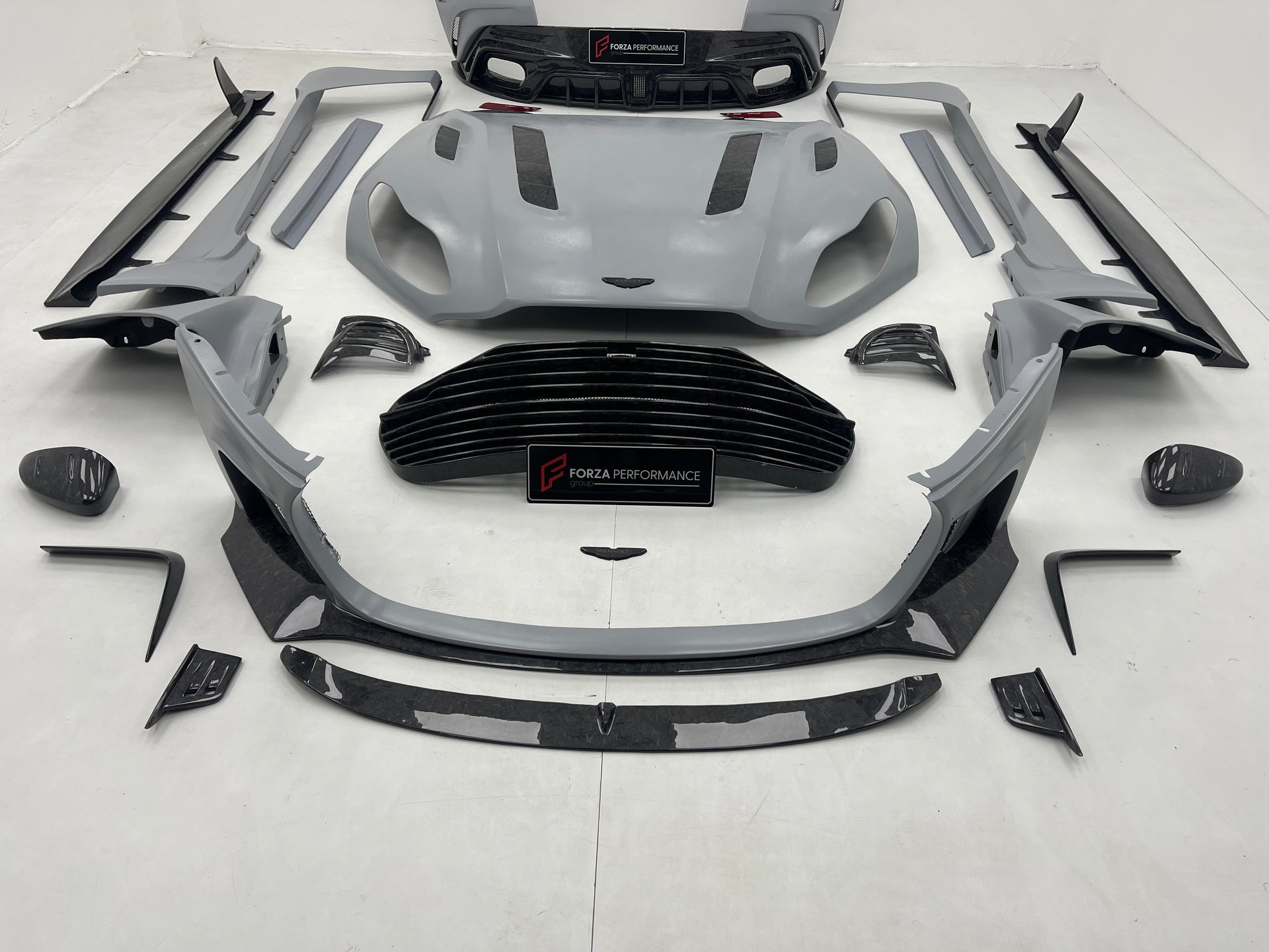 MANSORY CYRUS FORGED CARBON BODY KIT FOR ASTON MARTIN DB 11