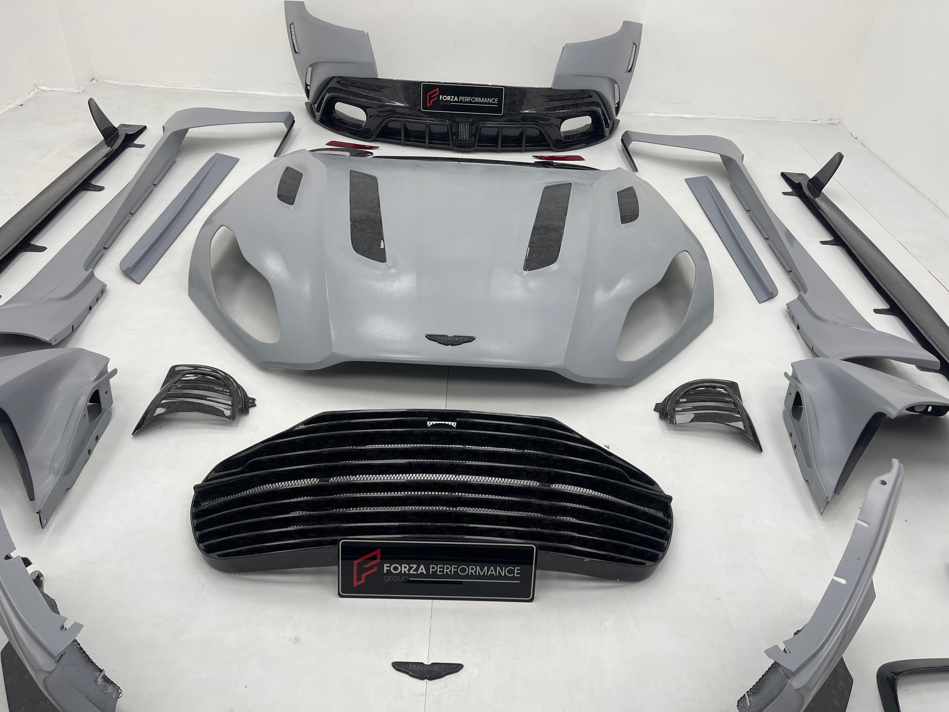 MANSORY CYRUS FORGED CARBON BODY KIT FOR ASTON MARTIN DB 11