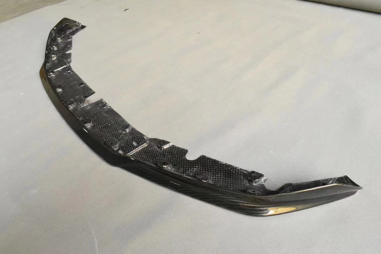 Body Kit for BMW 5 Series FG30 / G38 / F90  CS style kit   Set include:    Front lip Front hood Rear diffuser Material: carbon fiber