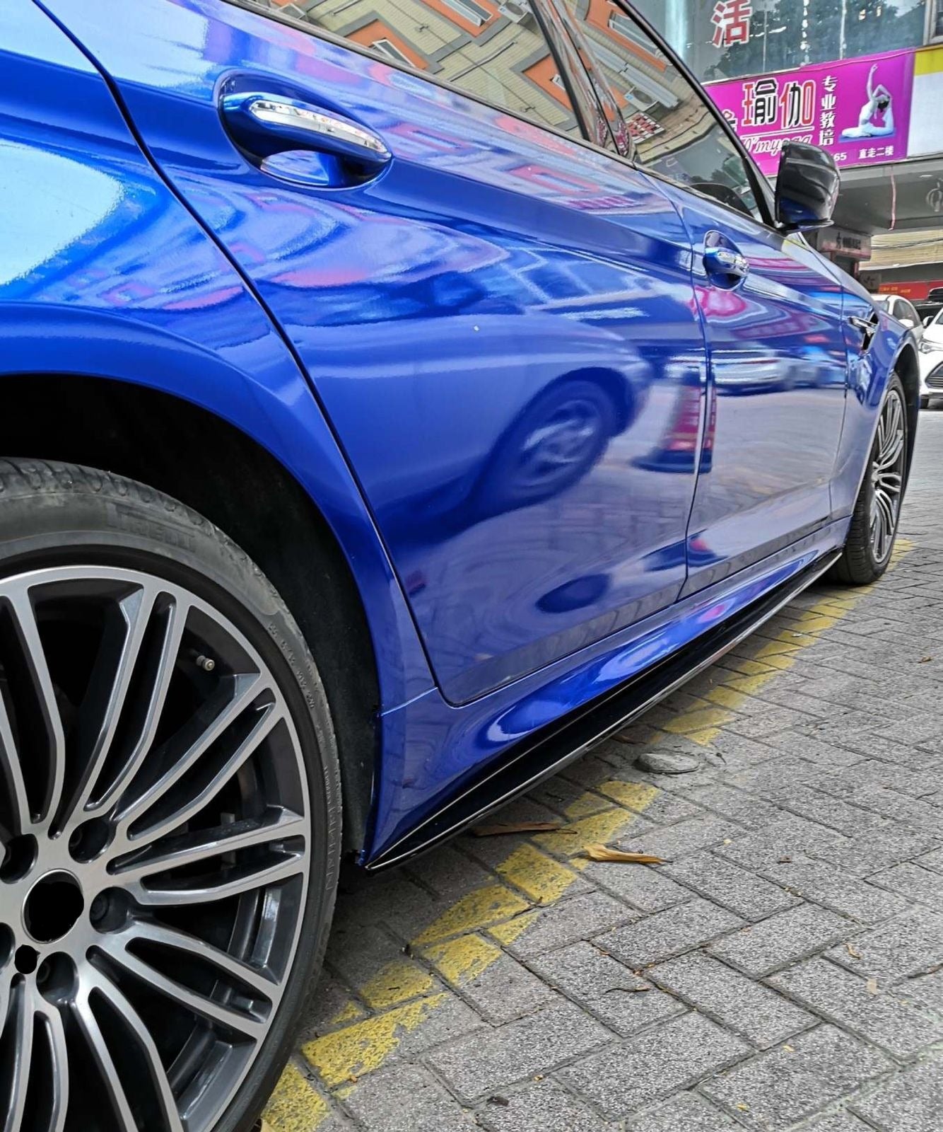 BODY KIT for BMW 5 SERIES G30 2021+  Set includes:   Front Lip Side Skirts Rear Diffuser