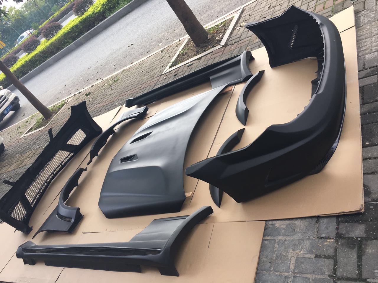 C63 BLACK SERIES STYLE BODY KIT for MERCEDES-BENZ C-CLASS C63 W204  Set includes:  Front Bumper Rear Bumper Hood | Bonnet Front Fenders Rear Fenders Side Skirts
