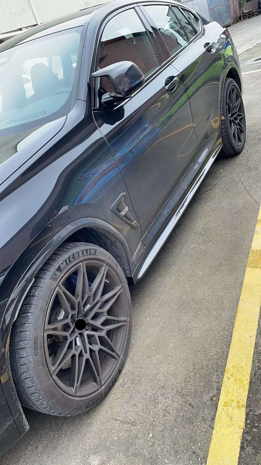 Carbon Body Kit For BMW X4 G02 LCI X4M F98 LCI 2021+  Set include:  Front Lip Side Skirts Rear Diffuser Material: Carbon