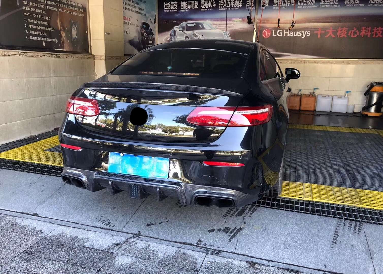 CARBON BODY KIT for MERCEDES-BENZ C-CLASS C238 C63 E63 2018+
Set includes:
Front Lip
Side Skirts
Rear Diffuser
Exhaust Tips
Material: Carbon Fiber 
NOTE: Professional installation is required
Contact us for pricing