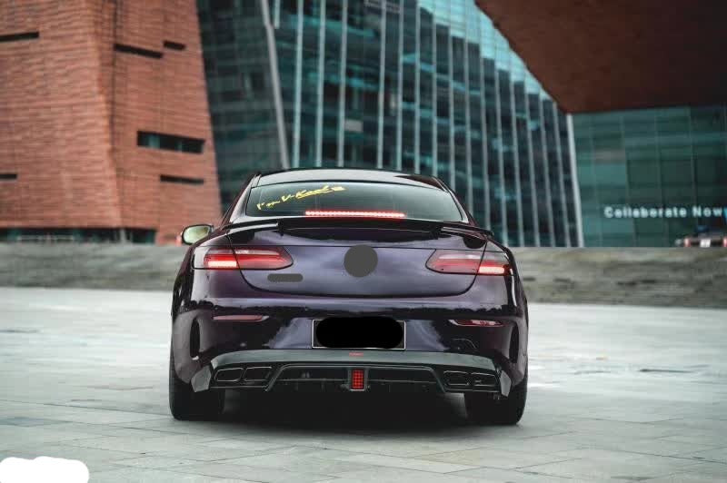 CARBON BODY KIT for MERCEDES-BENZ C-CLASS C238 C63 E63 2018+
Set includes:
Front Lip
Side Skirts
Rear Diffuser
Exhaust Tips
Material: Carbon Fiber 
NOTE: Professional installation is required
Contact us for pricing