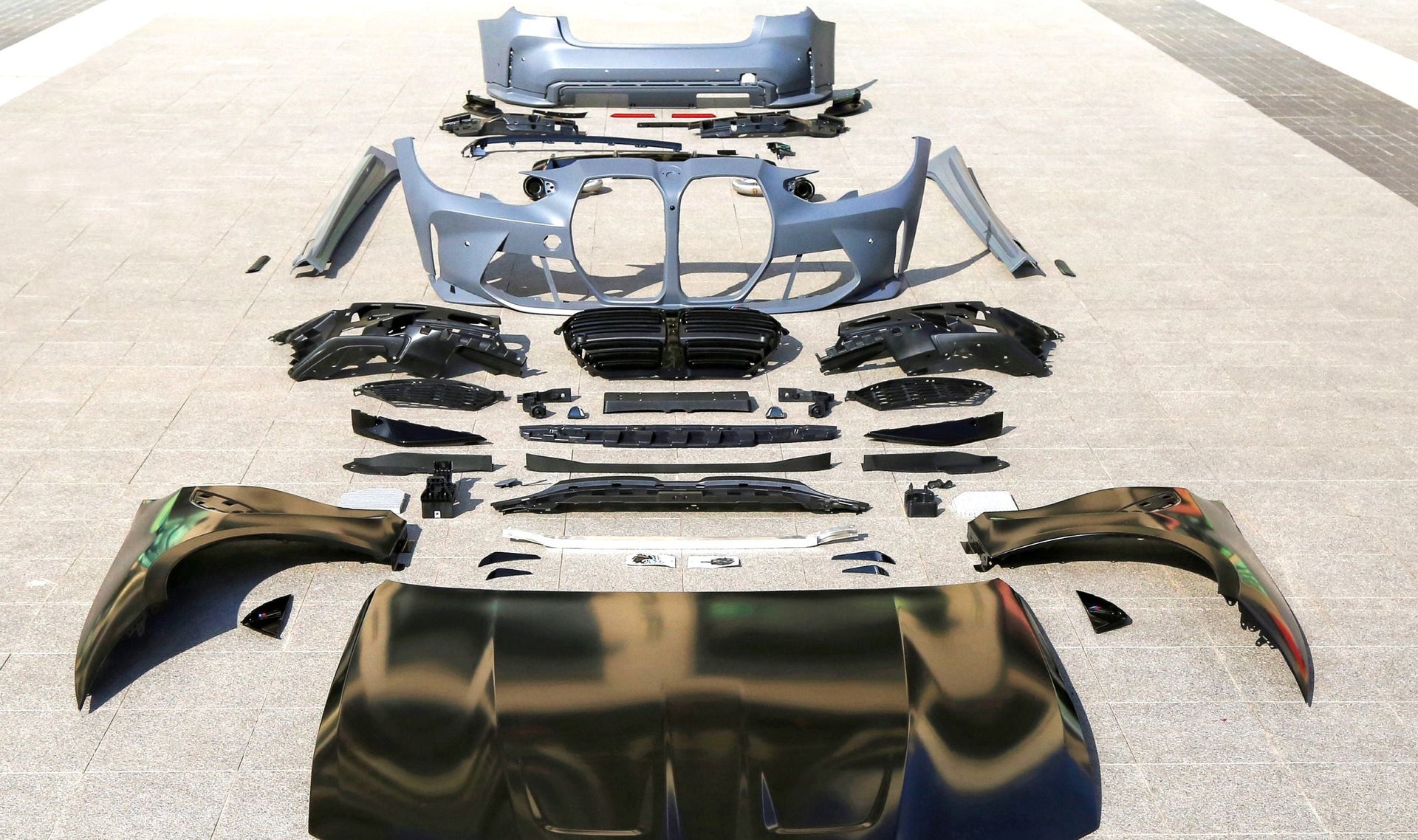 Conversion Body Kit For BMW 3 Series G20 G28 to M3 G80  Set include:    Hood Side Fenders Front Bumper Assembly Front Grille Side Skirts Exhaust Tips Rear Diffuser Rear Bumper Assembly Material: Fiberglass