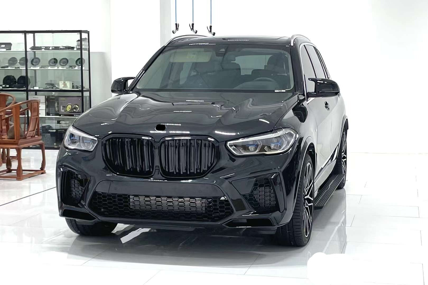 CONVERSION UPGRADE FACELIFT X5M BODY KIT FOR BMW X5 G05 2020+  Made in Taiwan  Set includes:  Front Bumper Assembly Fender Flares Side Skirts Rear Bumper Assembly Rear Diffuser Exhaust Tips