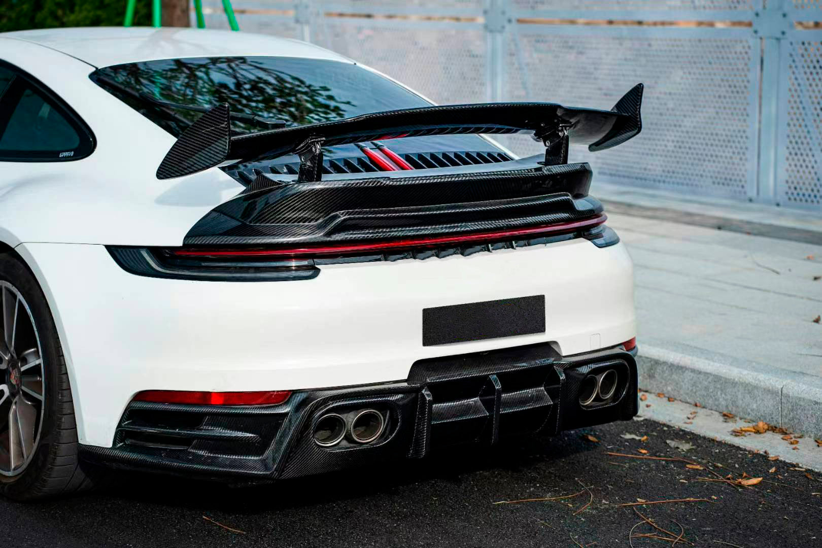 DRY CARBON BODY KIT for PORSCHE 911 992 CARRERA