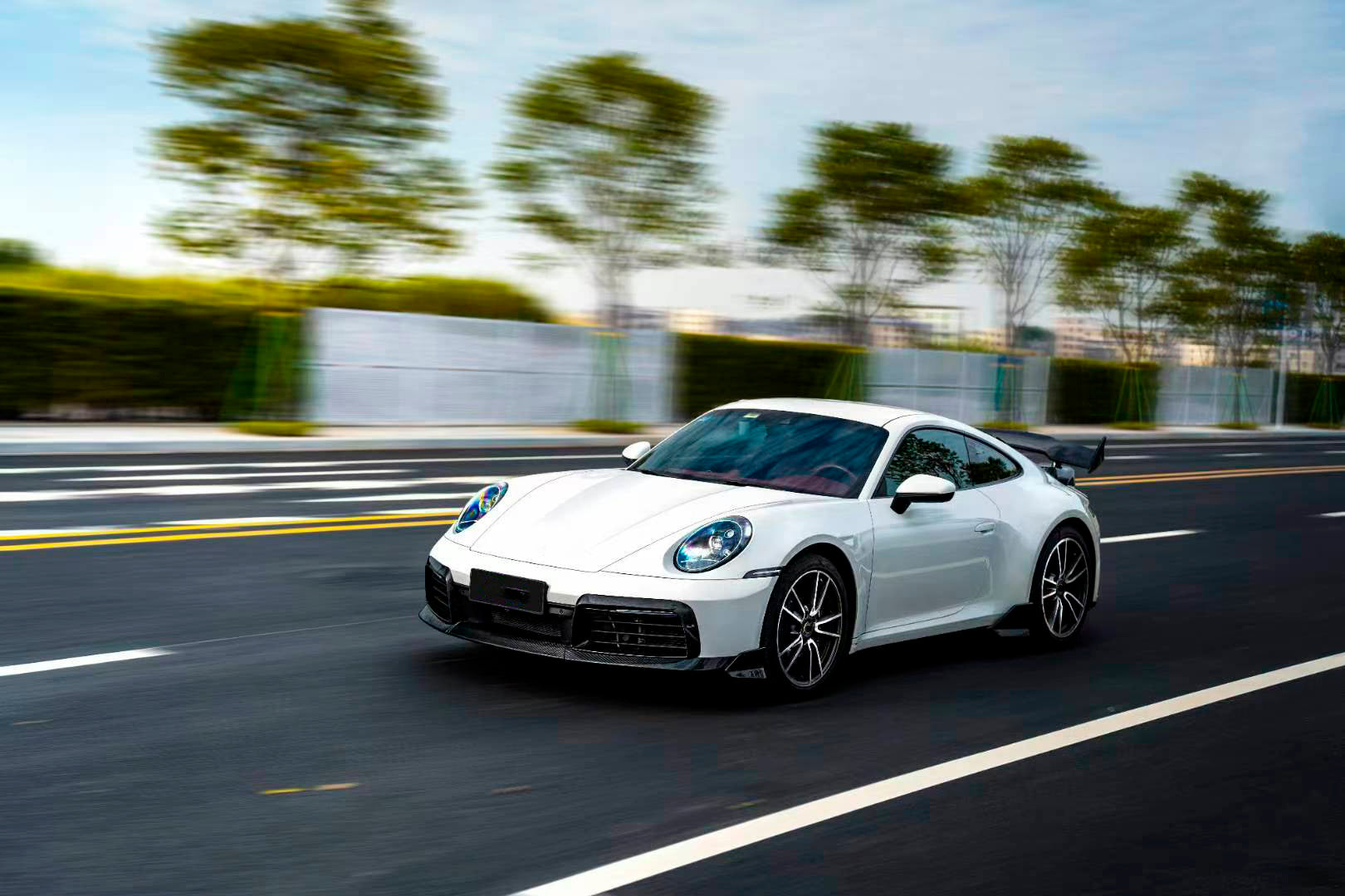 DRY CARBON BODY KIT for PORSCHE 911 992 CARRERA